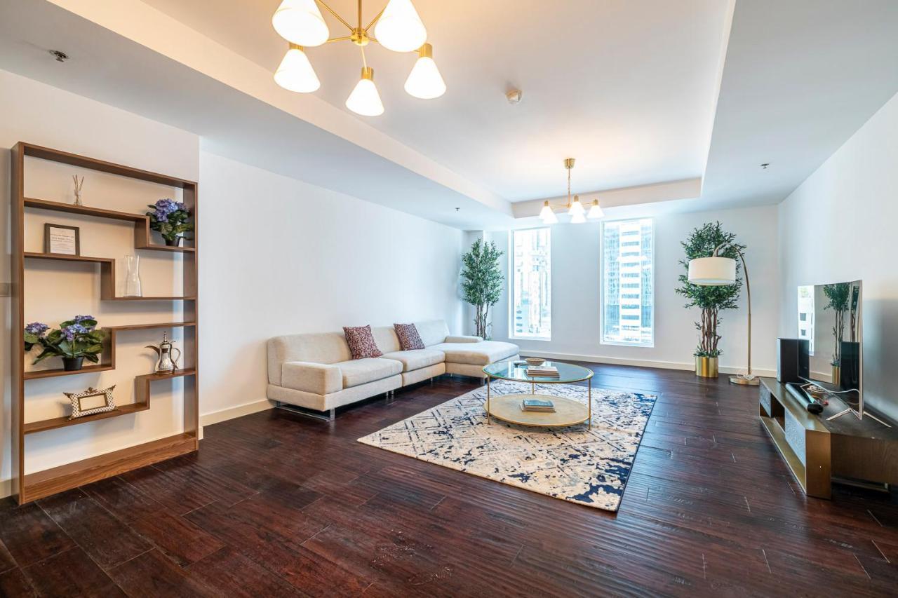 Central Place 2br Limestone House, Link To Ritz & Gate Ave Dubai