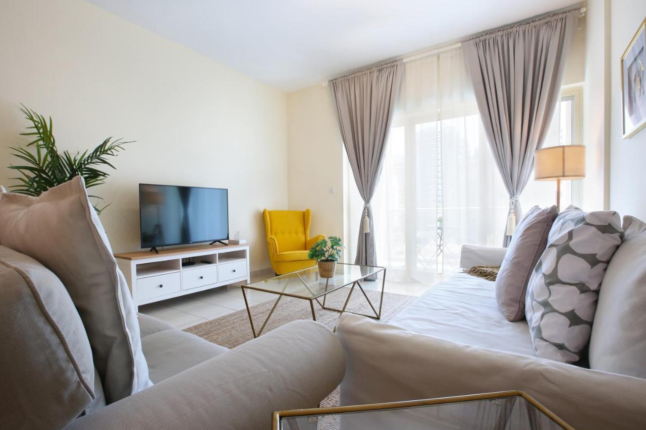 Apartamento Koala & Tree - Luxurious 1br In The Greens, Stays Up To 4 !! Dubai