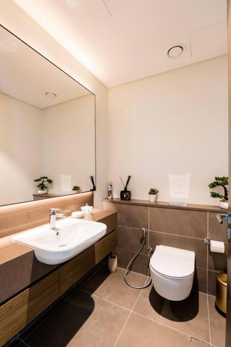 Mesmerizing 1br Full Marina View At Marina Gate