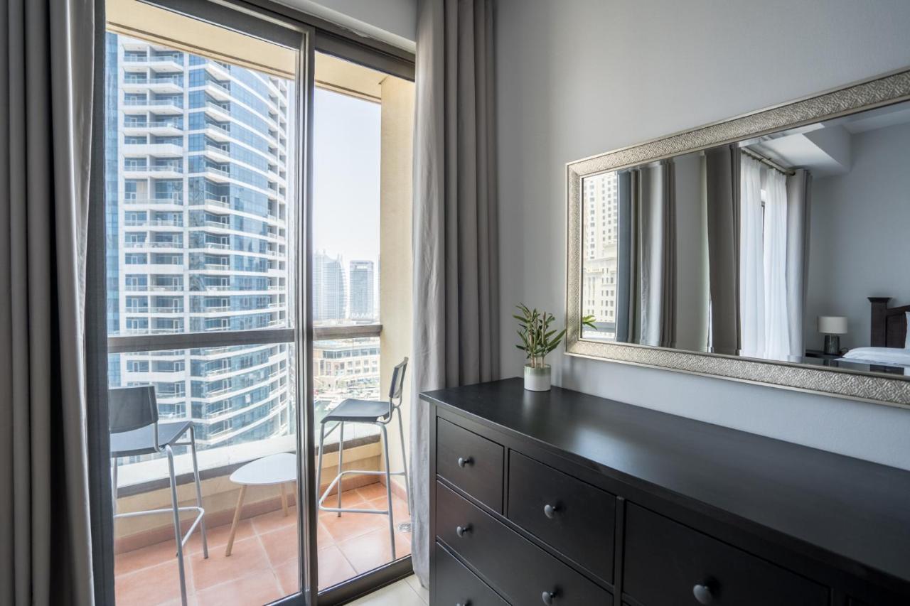 Higuests - Artistic Waterfront Apt, Perfect For Lovers Daire Dubai