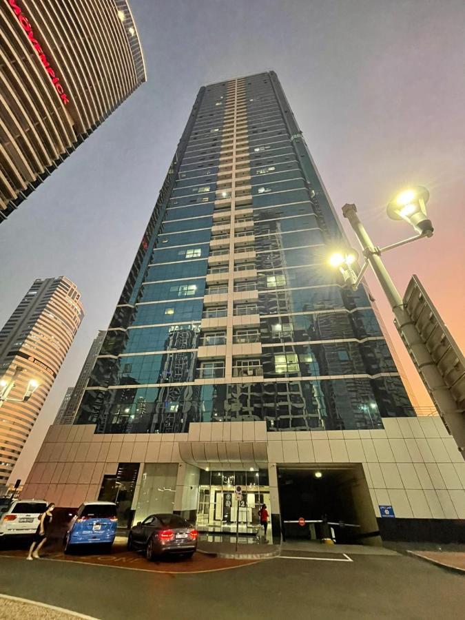 Near Metrocozy & Comfy 1br In Jlt Apartment Dubai