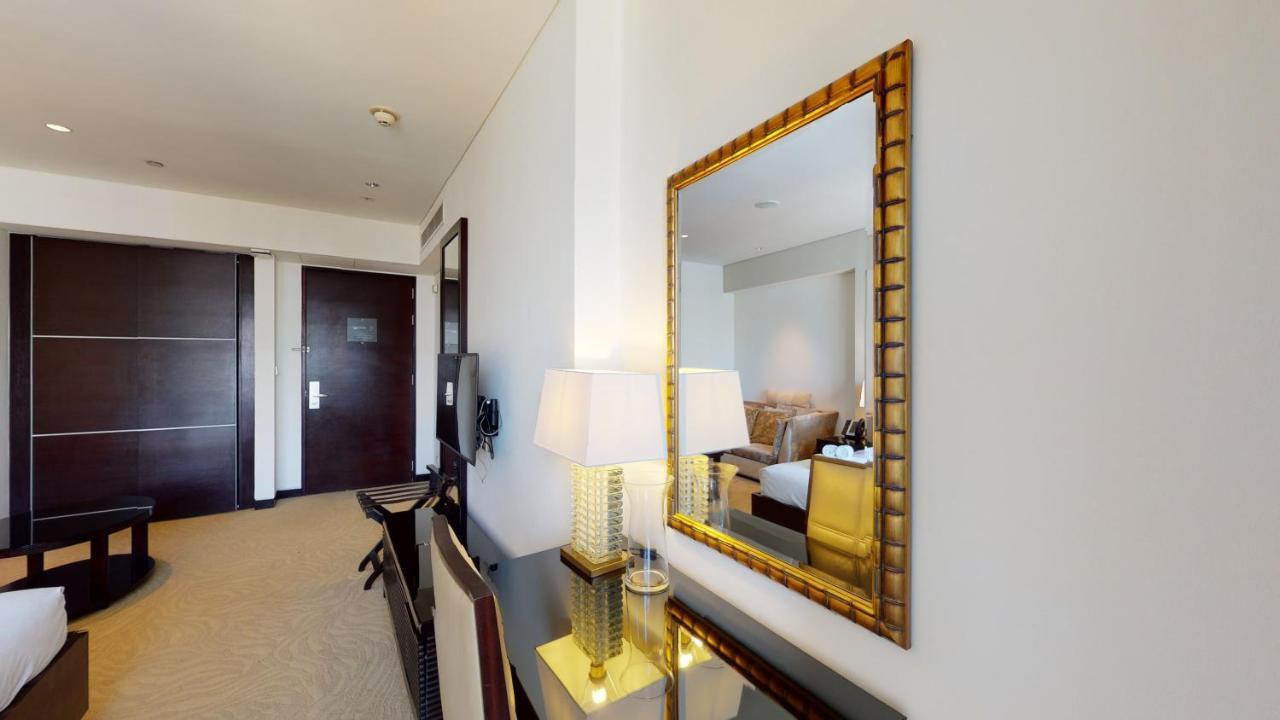 Key View - Emaar Residences, Marina Mall