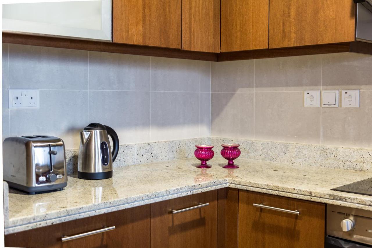 Apartment Higuests - Luxury Apt With Balcony, Steps From Burj Khalifa *