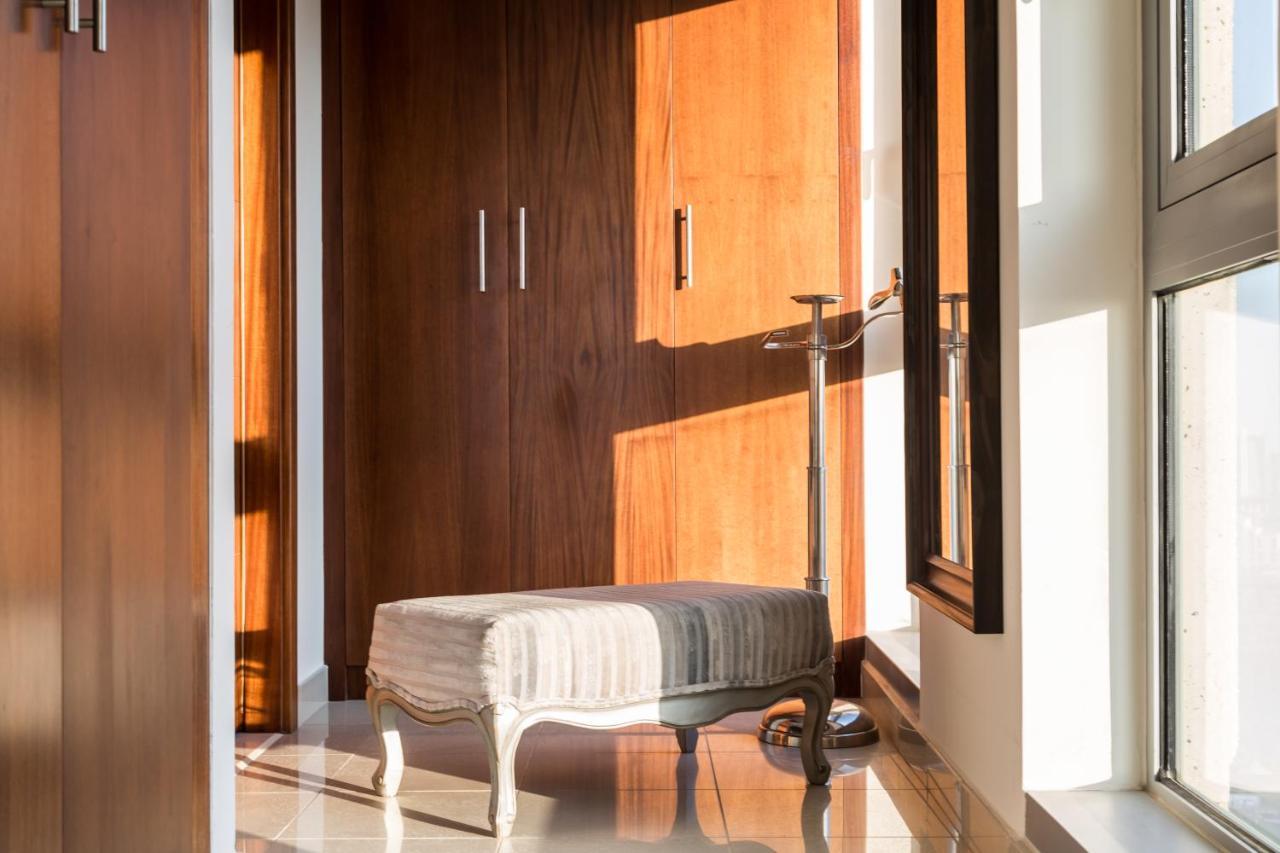 Apartment Higuests - Luxury Apt With Balcony, Steps From Burj Khalifa *