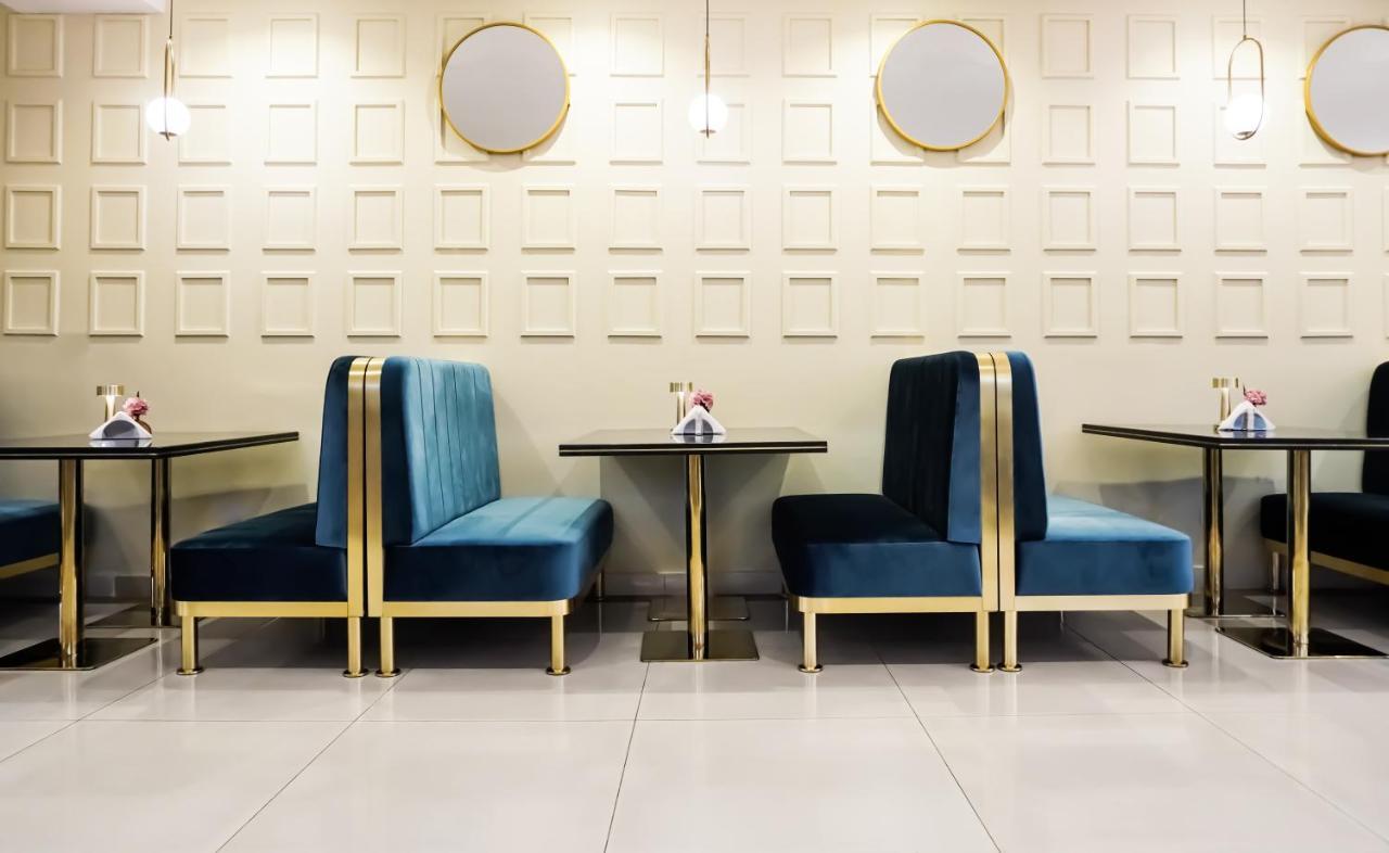 Howard Johnson Plaza By Wyndham Deira