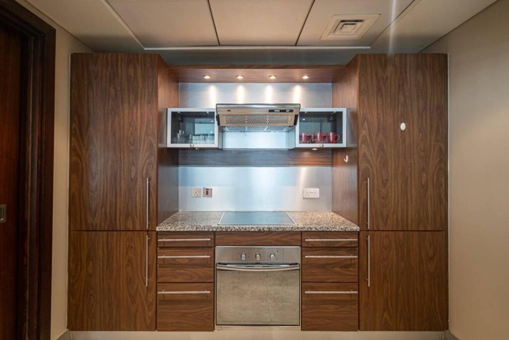 Rh- Bright & Spacious 1br In Al Sahab Tower, Marina *
