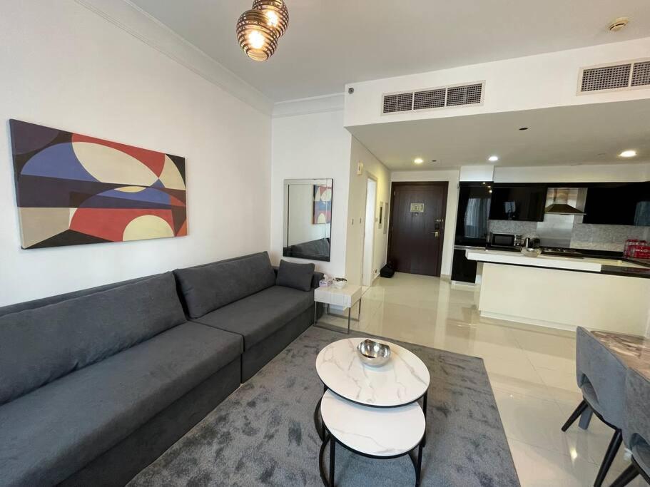 Luxury Living & Fully-furnished 3 Bedroom Next To Mall