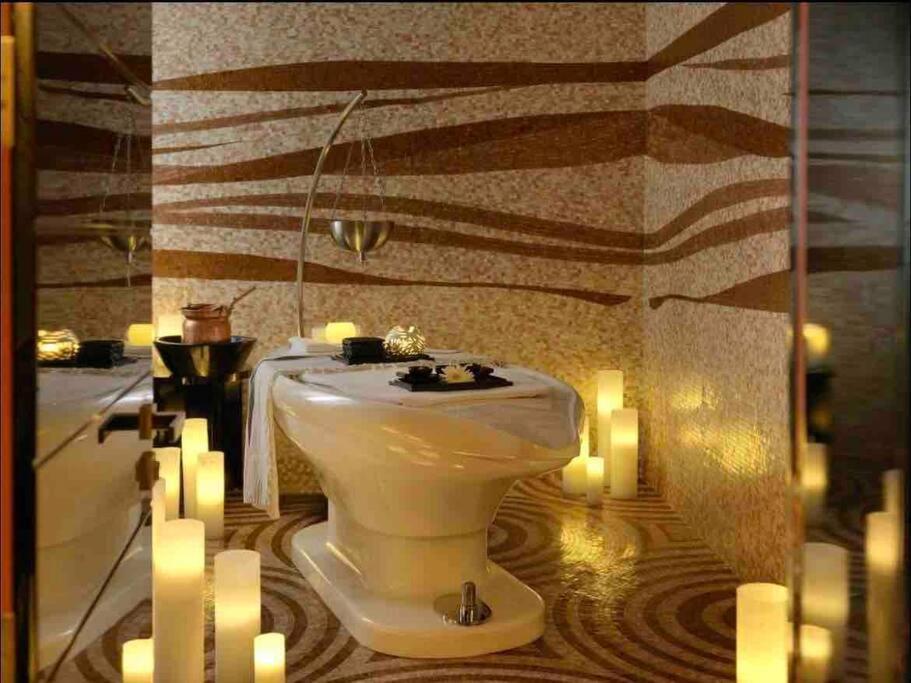Luxury Living & Fully-furnished 3 Bedroom Next To Mall Apartment Dubai
