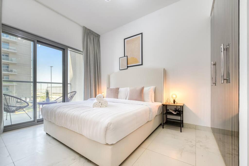Chic Spacious 1 Bedroom In South. * Dubai