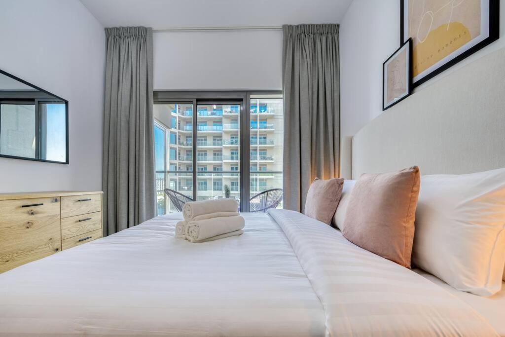 Apartment Chic Spacious 1 Bedroom In South.
