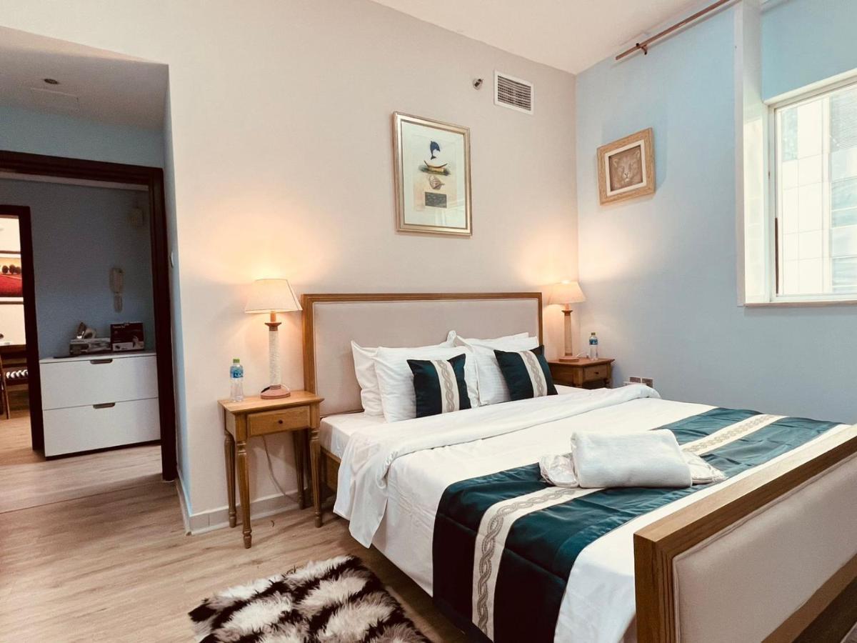 Entire Private Self Catered Marina Daire Dubai
