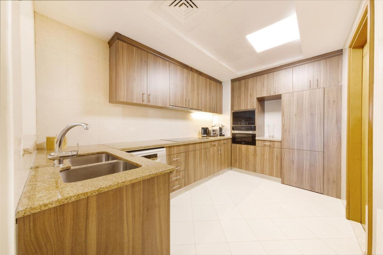 Maison Privee - Spacious Apt With Beach, Pool And Marina Access Dubai