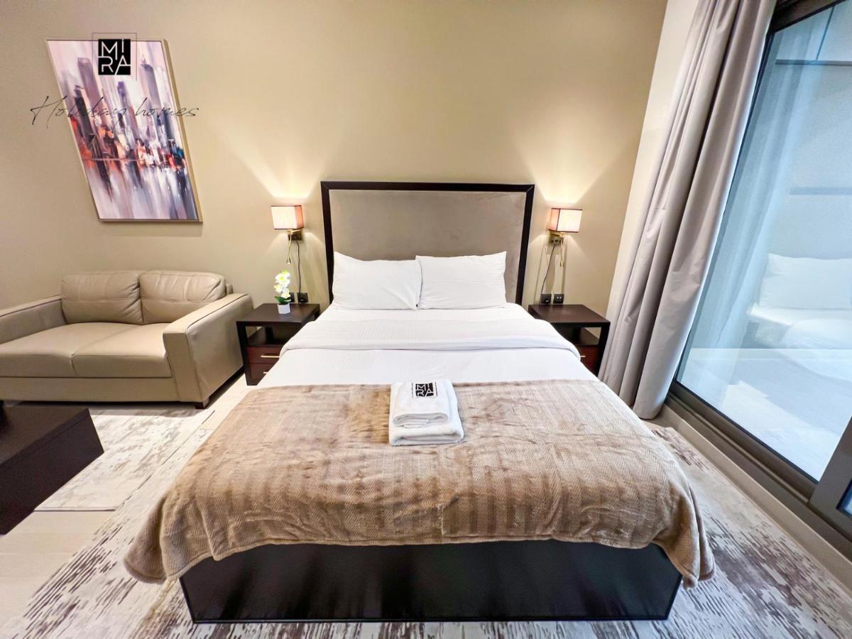 Mira Homes - Lovely With Balcony *
