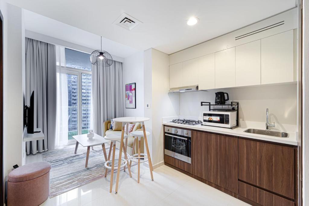 Apartment Cozy One Bedroom With Burj-khalifa View Dubai