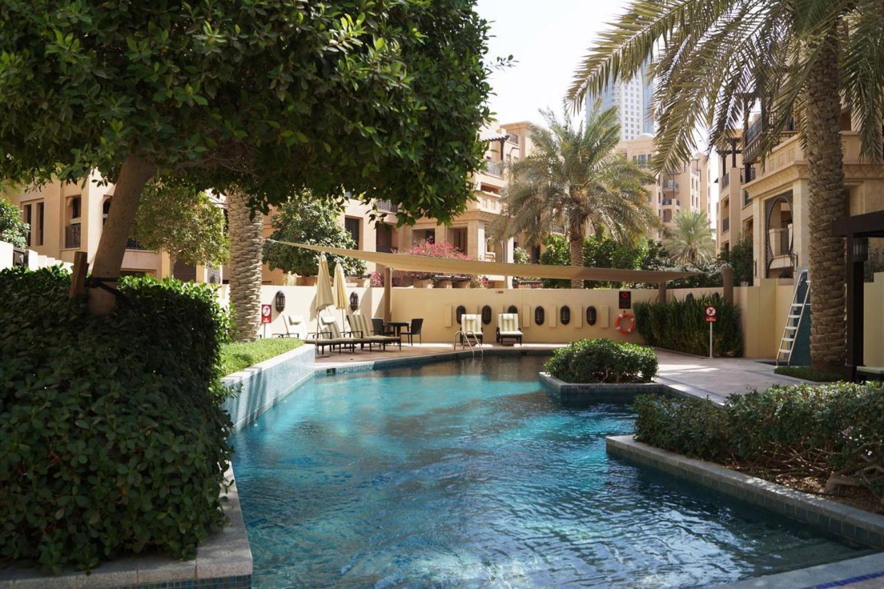Colorful Near Mall With Balcony Dubai