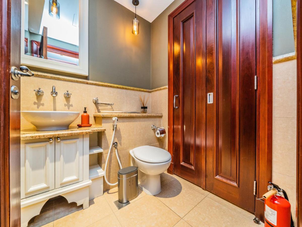 Apartment Colorful Near Mall With Balcony Dubai