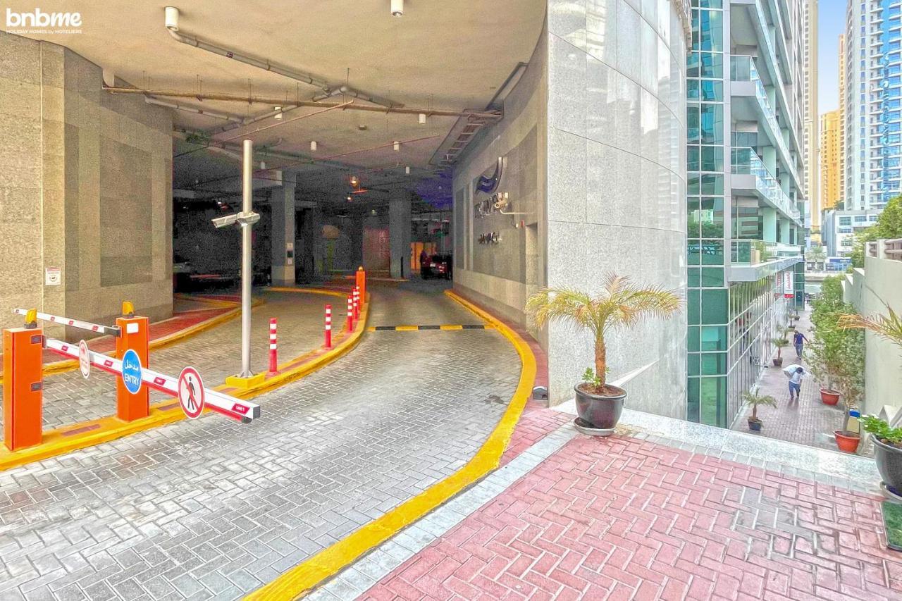 Bnbmehomes - Sit Back & Enjoy Seeing The Luxury Yachts Drive By - B67 *