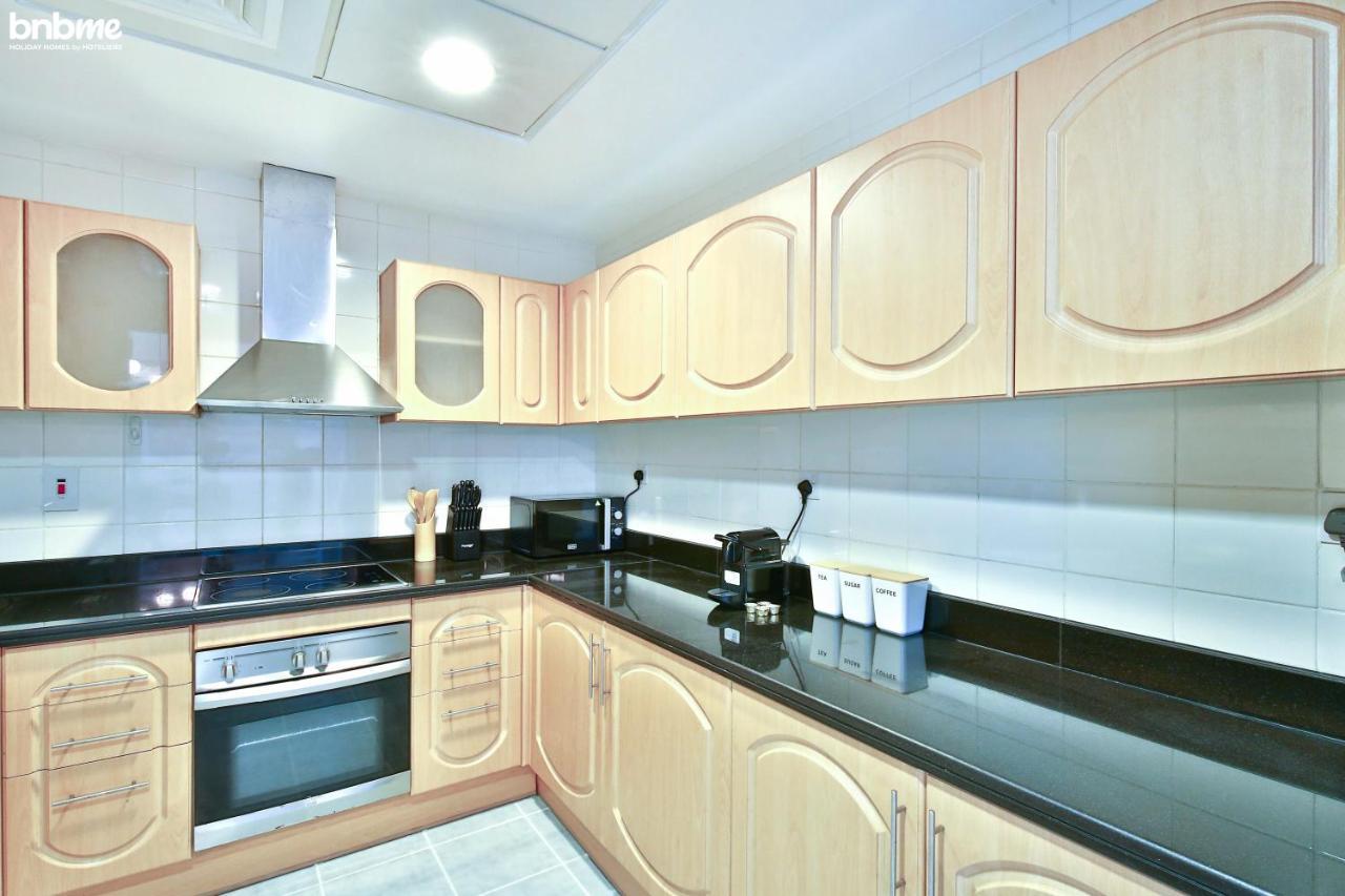 Bnbmehomes - Sit Back & Enjoy Seeing The Luxury Yachts Drive By - B67 *