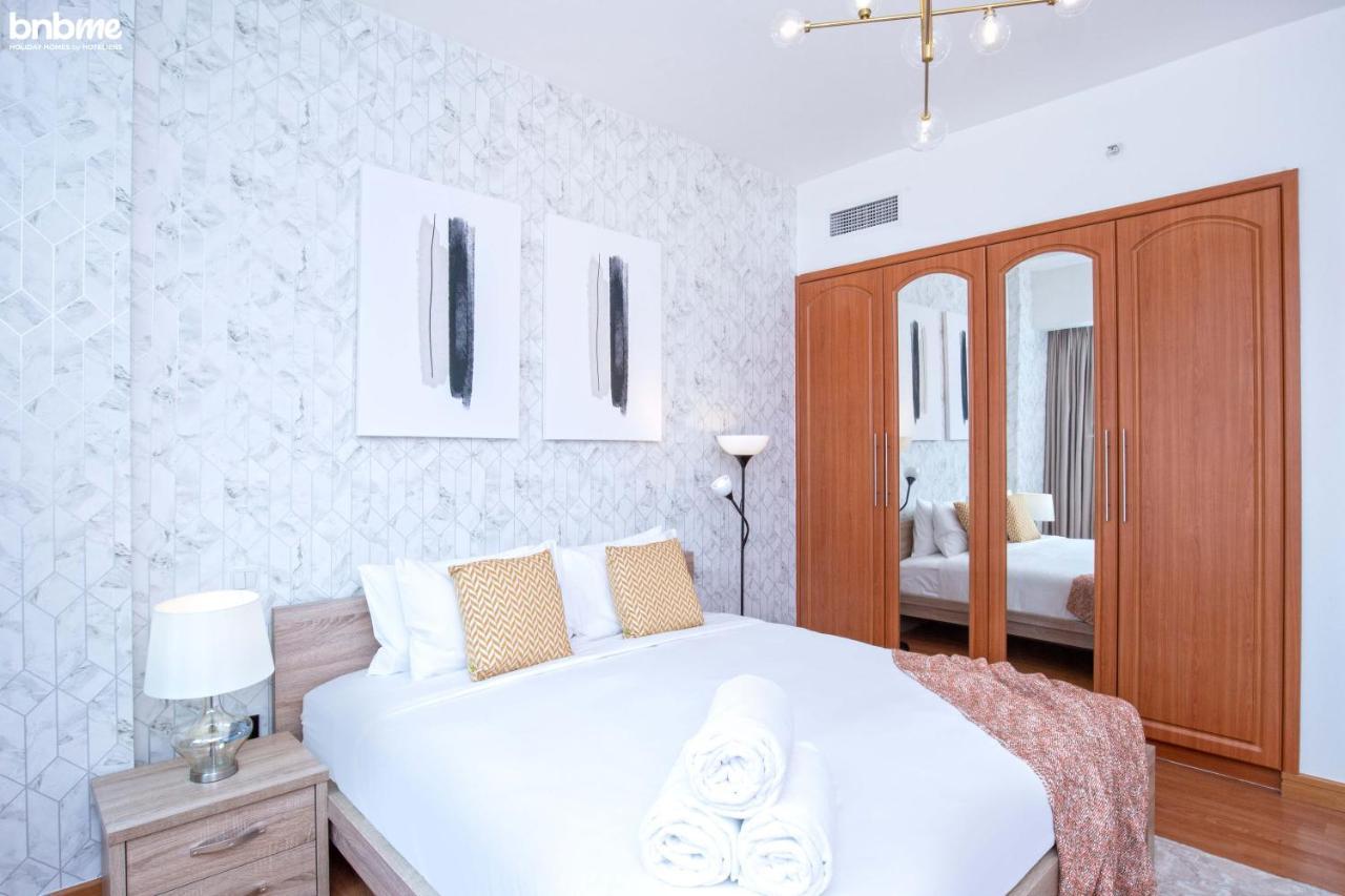 Apartamento Bnbmehomes - Sit Back & Enjoy Seeing The Luxury Yachts Drive By - B67 Dubai