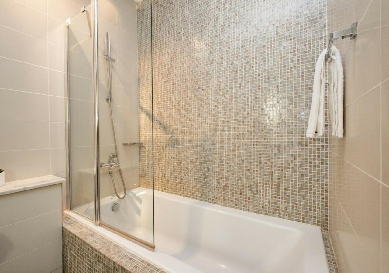 Hometown - Cosy 1 Bedroom With Brand New Furniture In Difc Daire Dubai