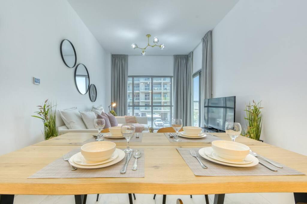 Apartment Chic Spacious 1 Bedroom In South.