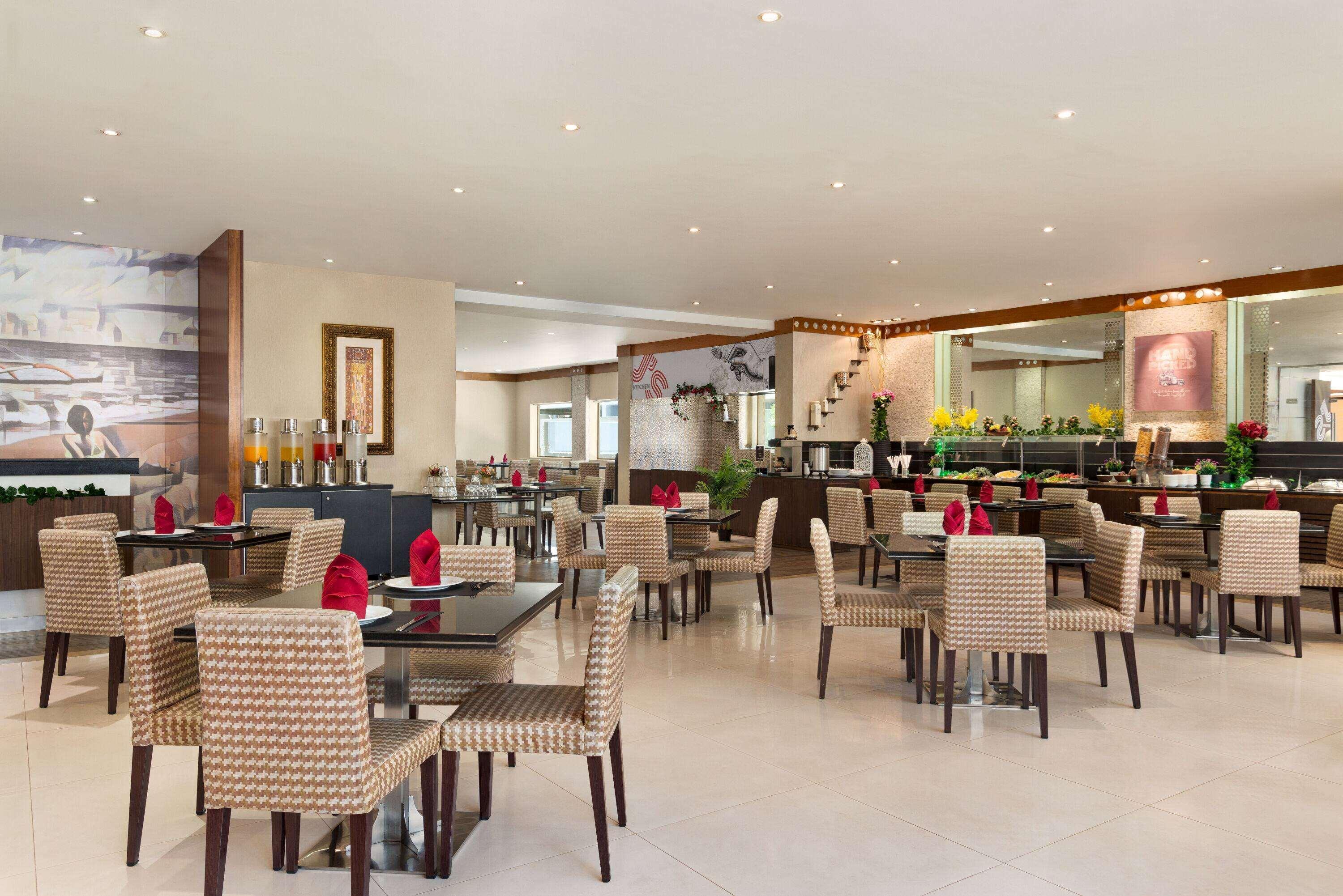 Howard Johnson Plaza By Wyndham Deira 4*