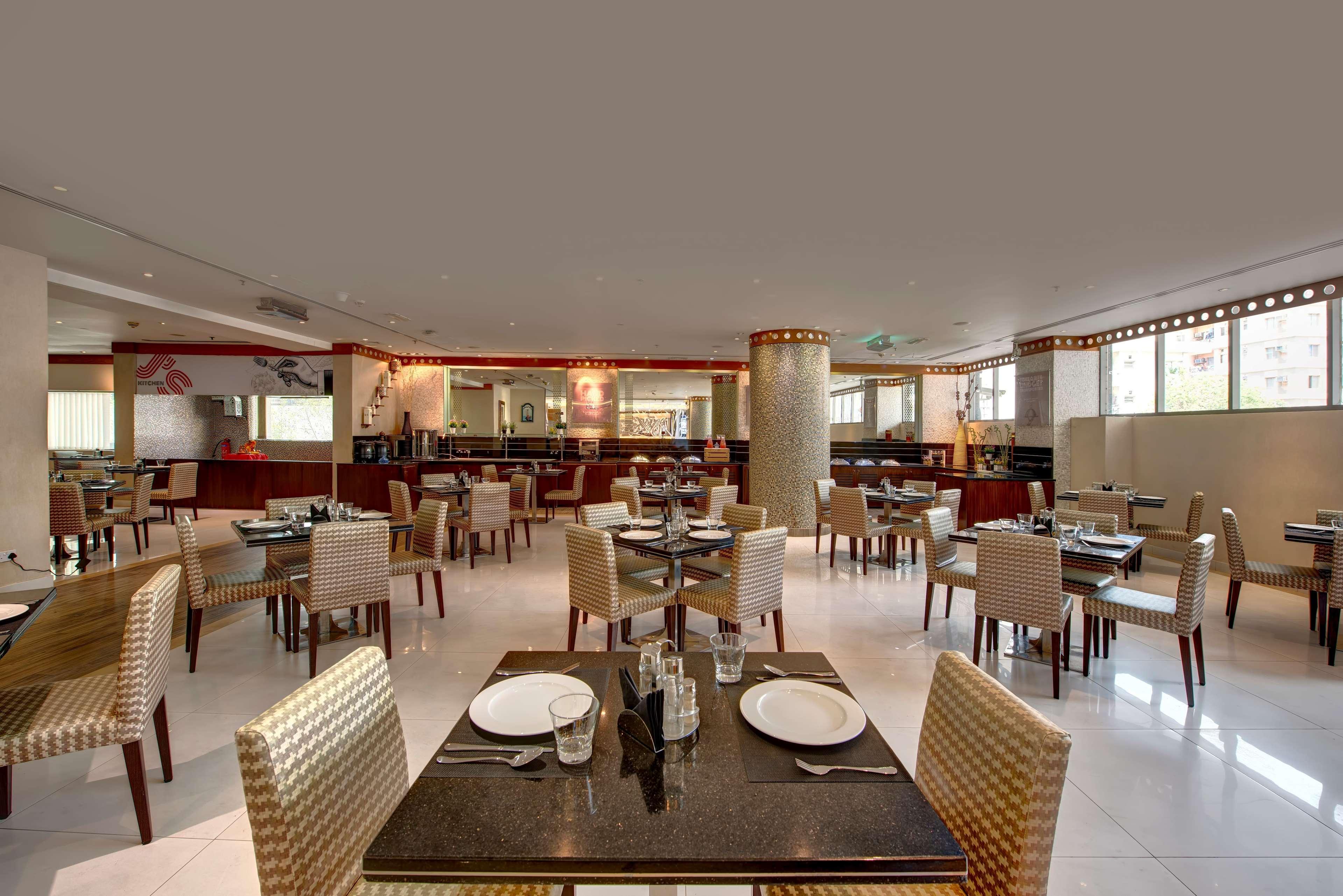 Howard Johnson Plaza By Wyndham Deira Dubai