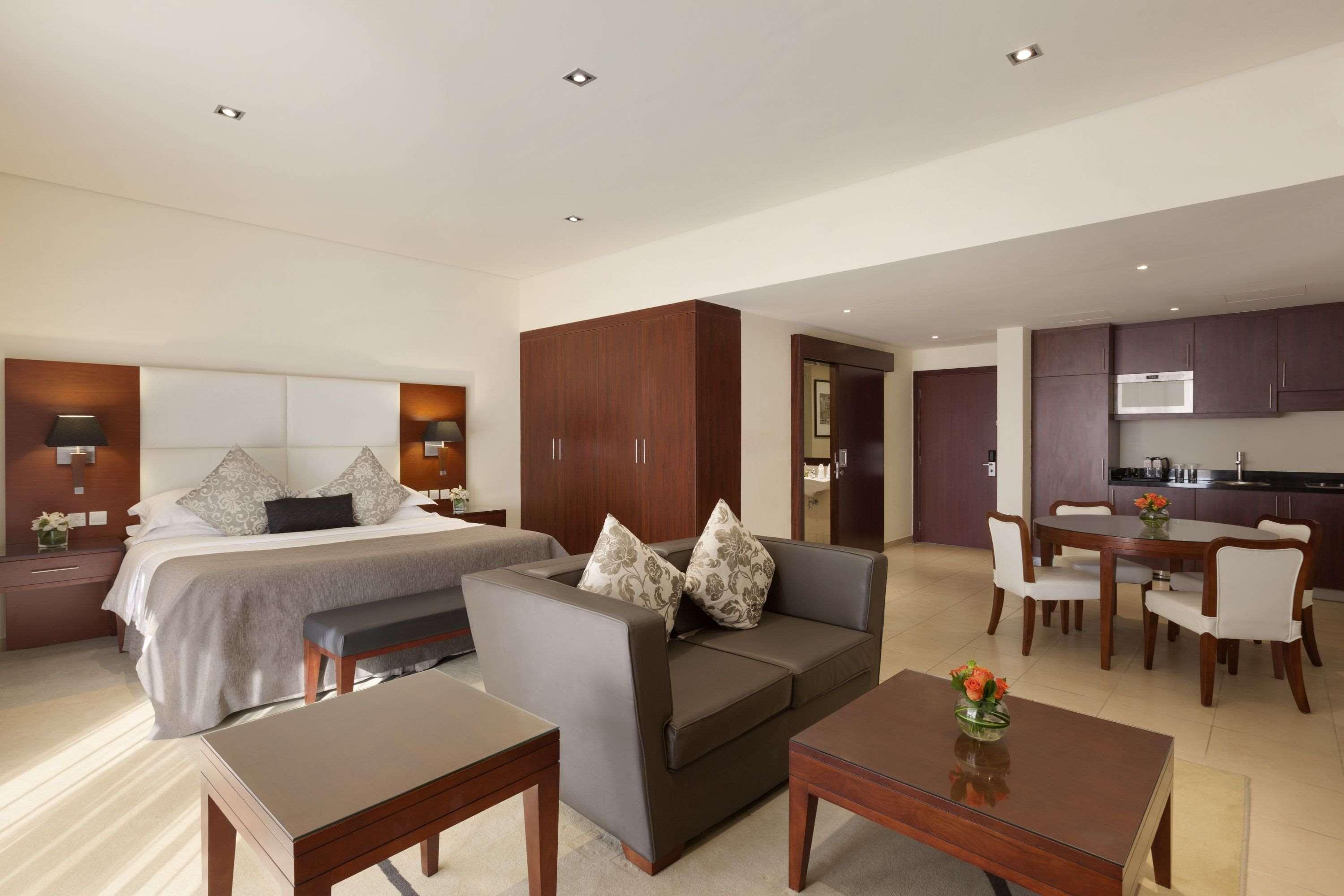 Delta By Marriott Jumeirah Beach, 4*
