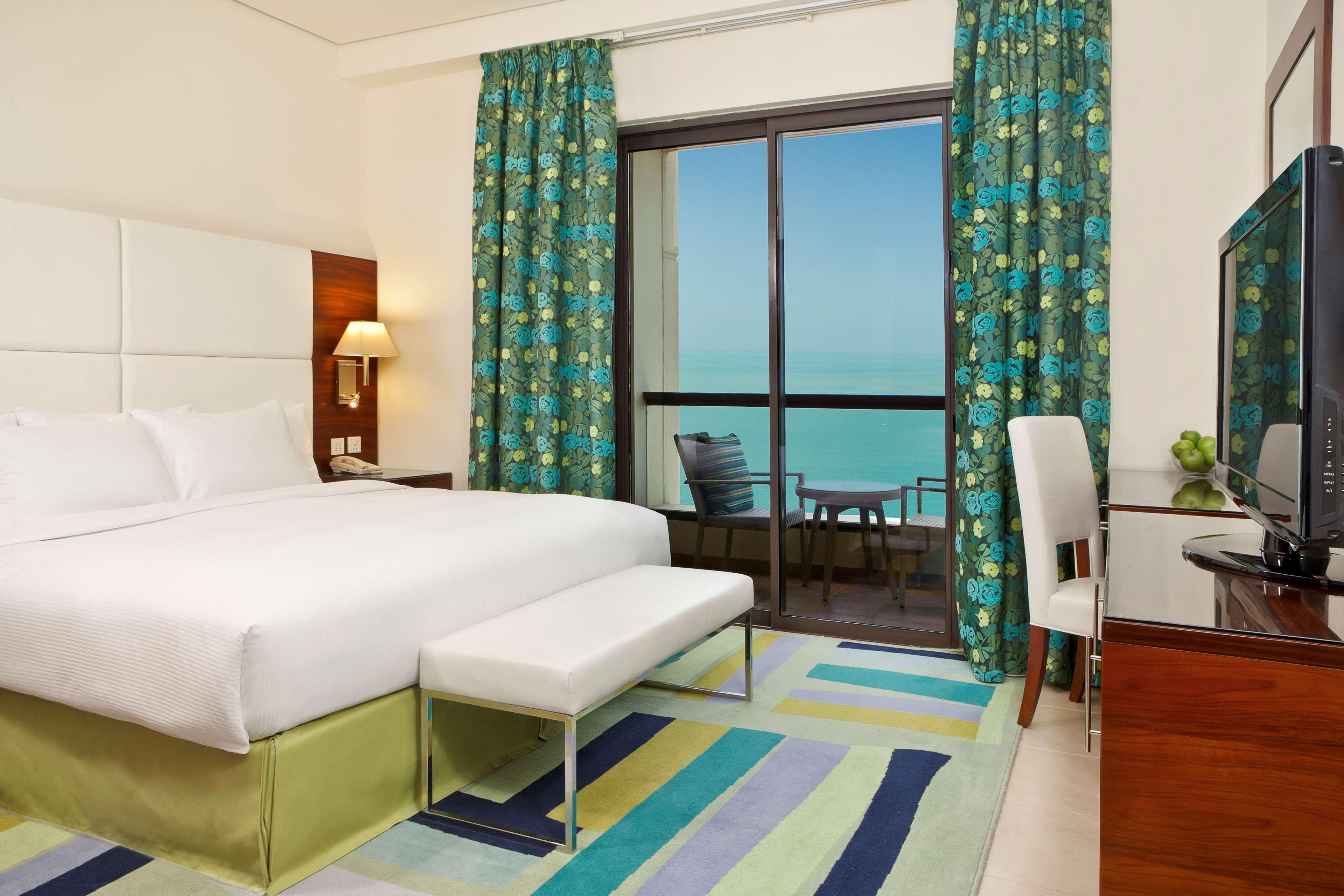 Hilton The Walk 4*