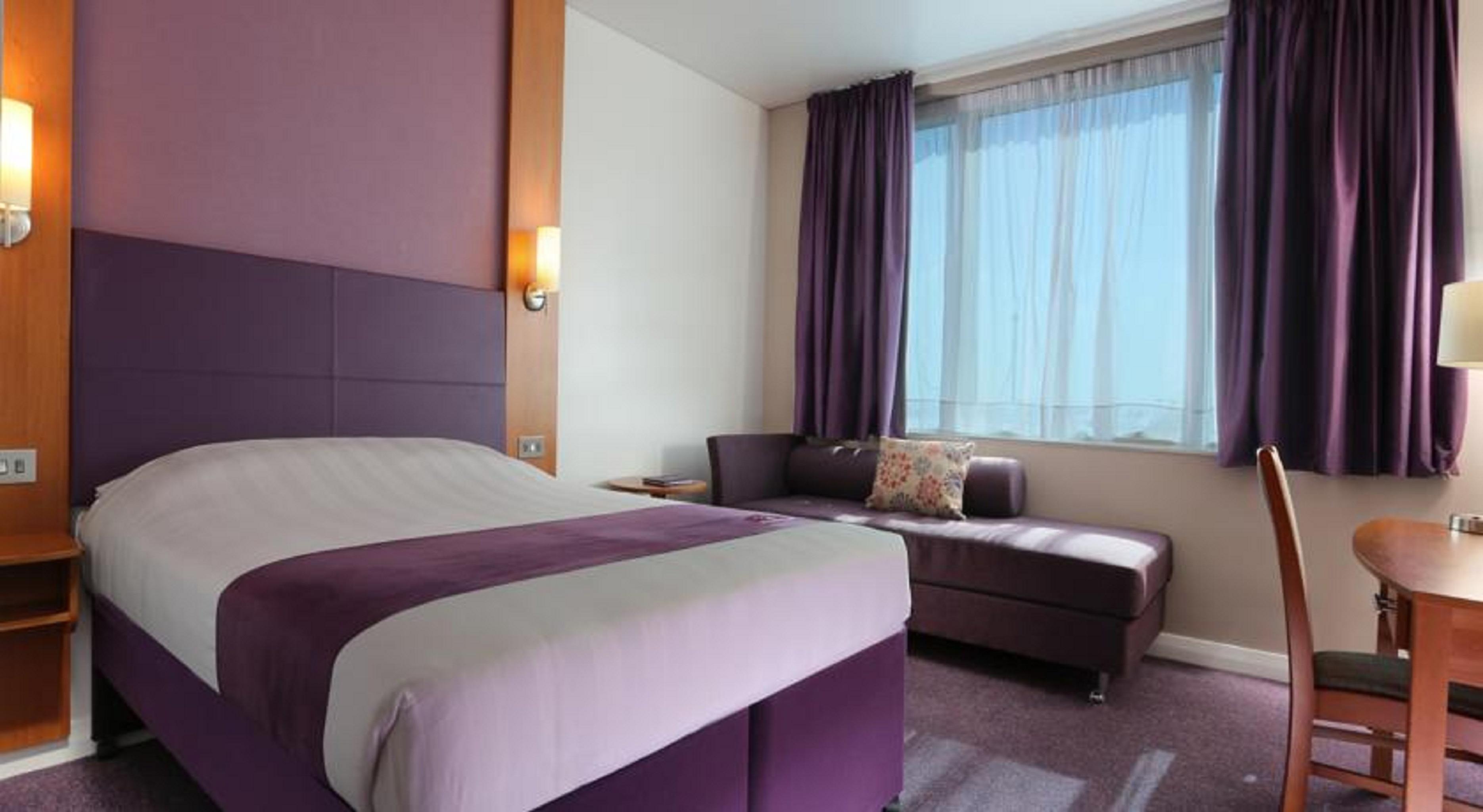 Premier Silicon Oasis Hotel