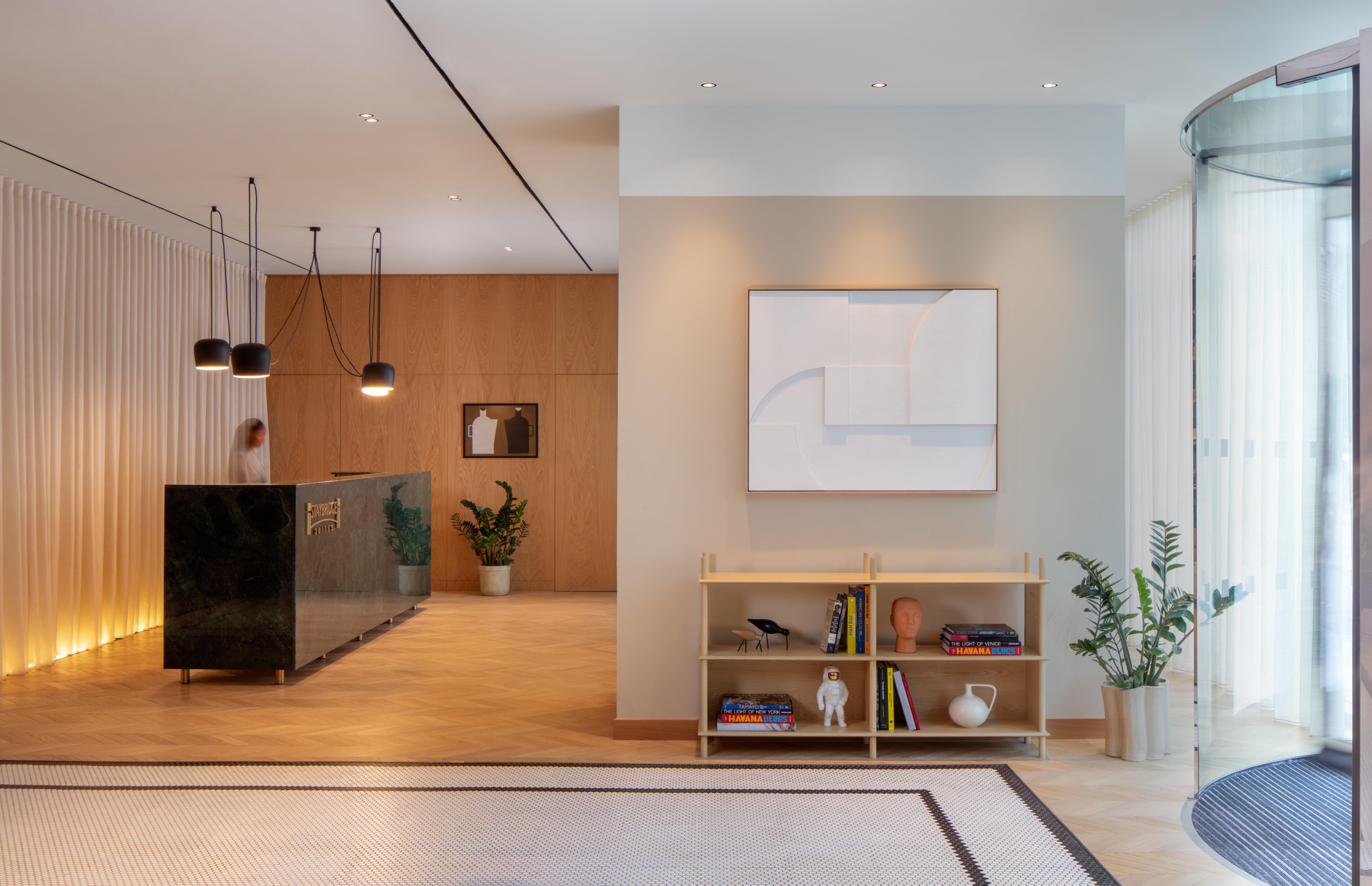Staybridge Financial Centre By Ihg Hotel