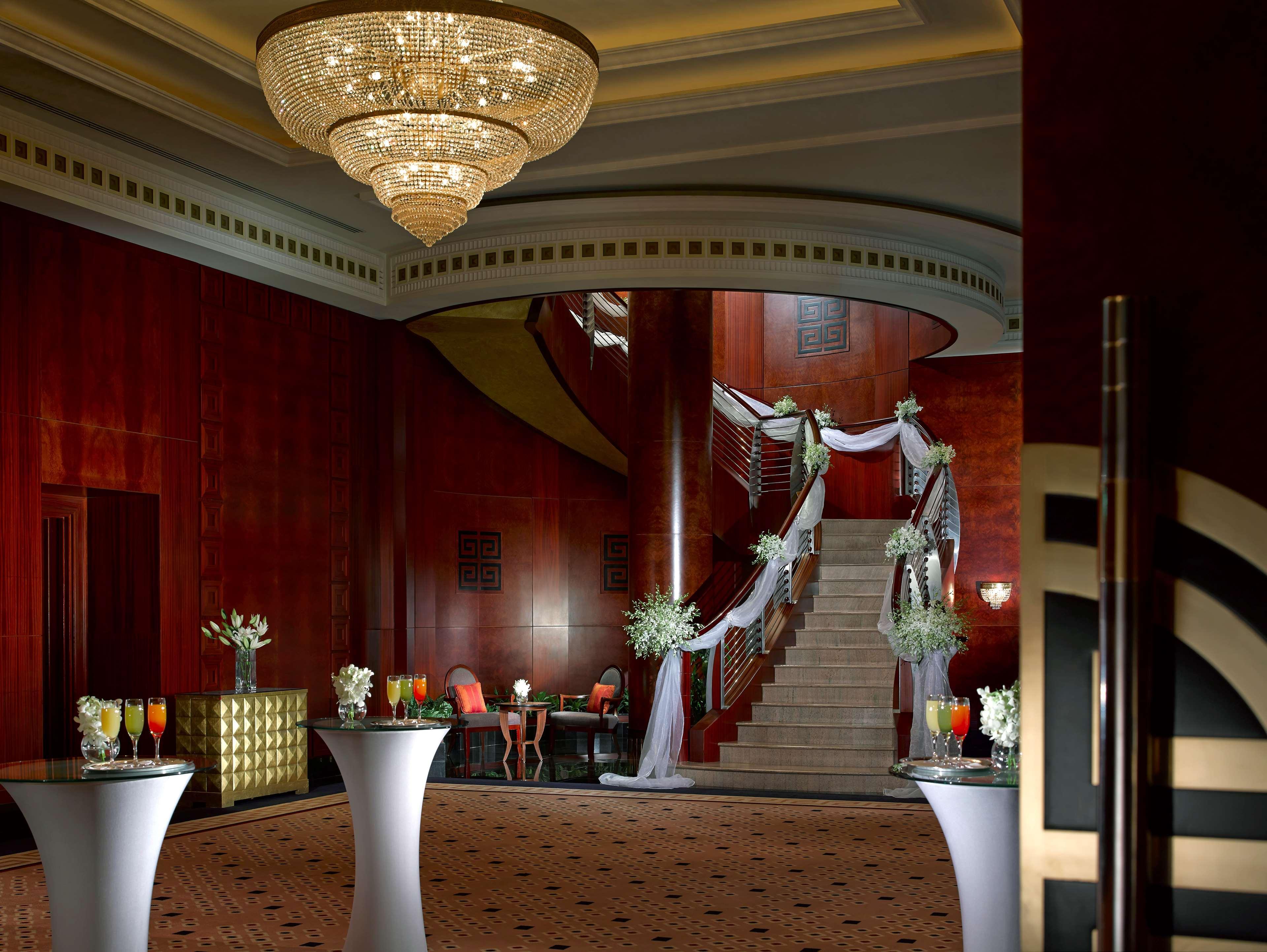 Dusit Thani Hotel 5*