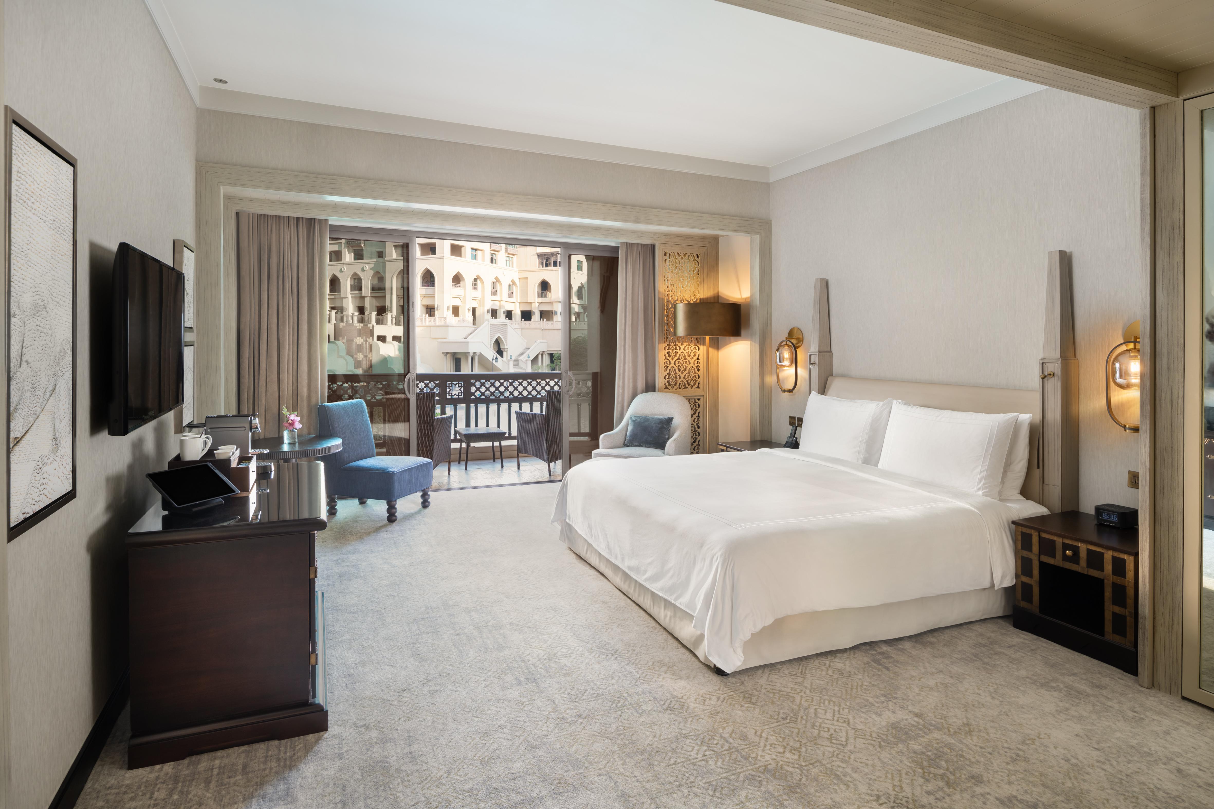 Palace Downtown 5*