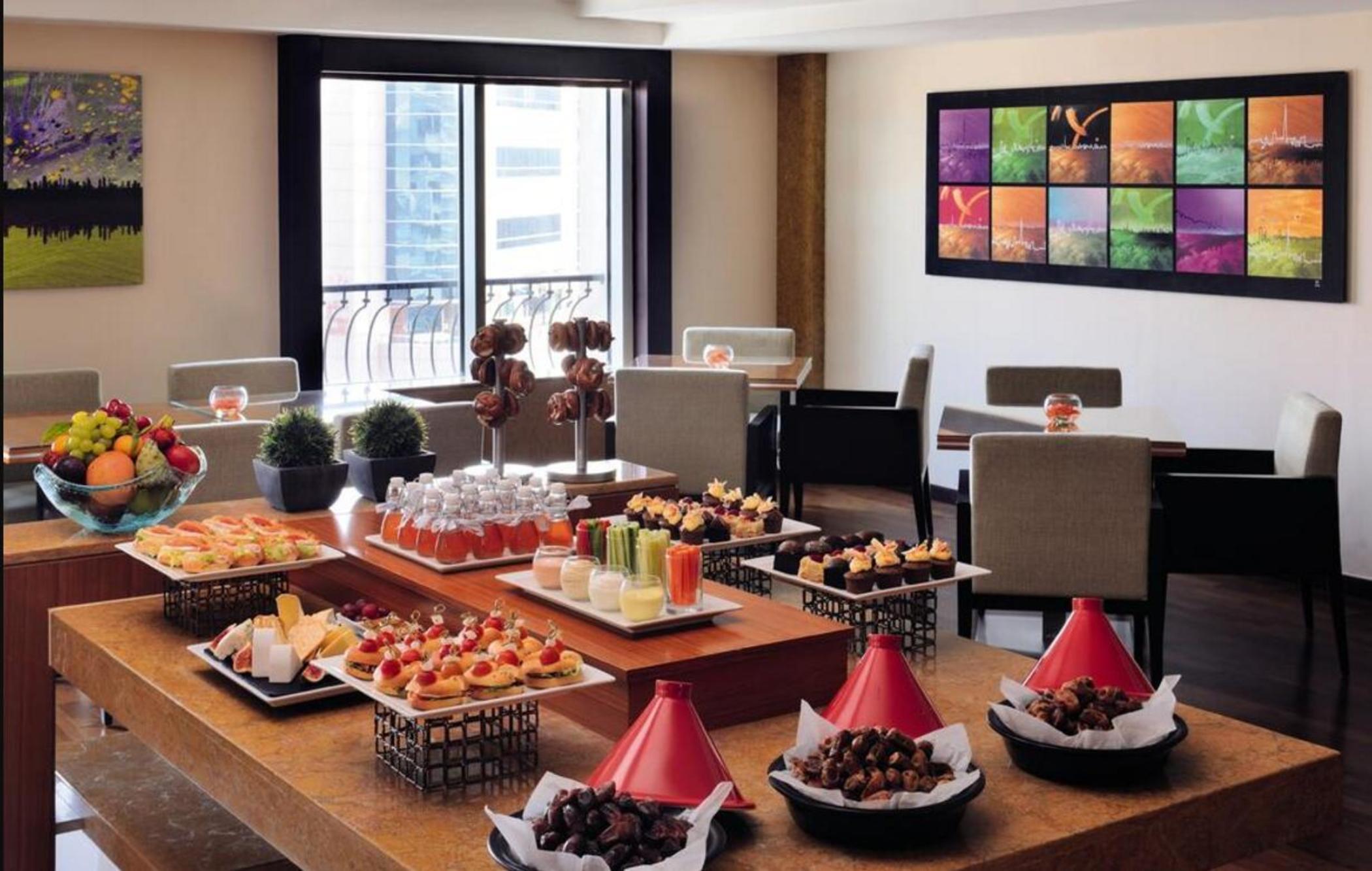 Avani Deira Hotel 5*