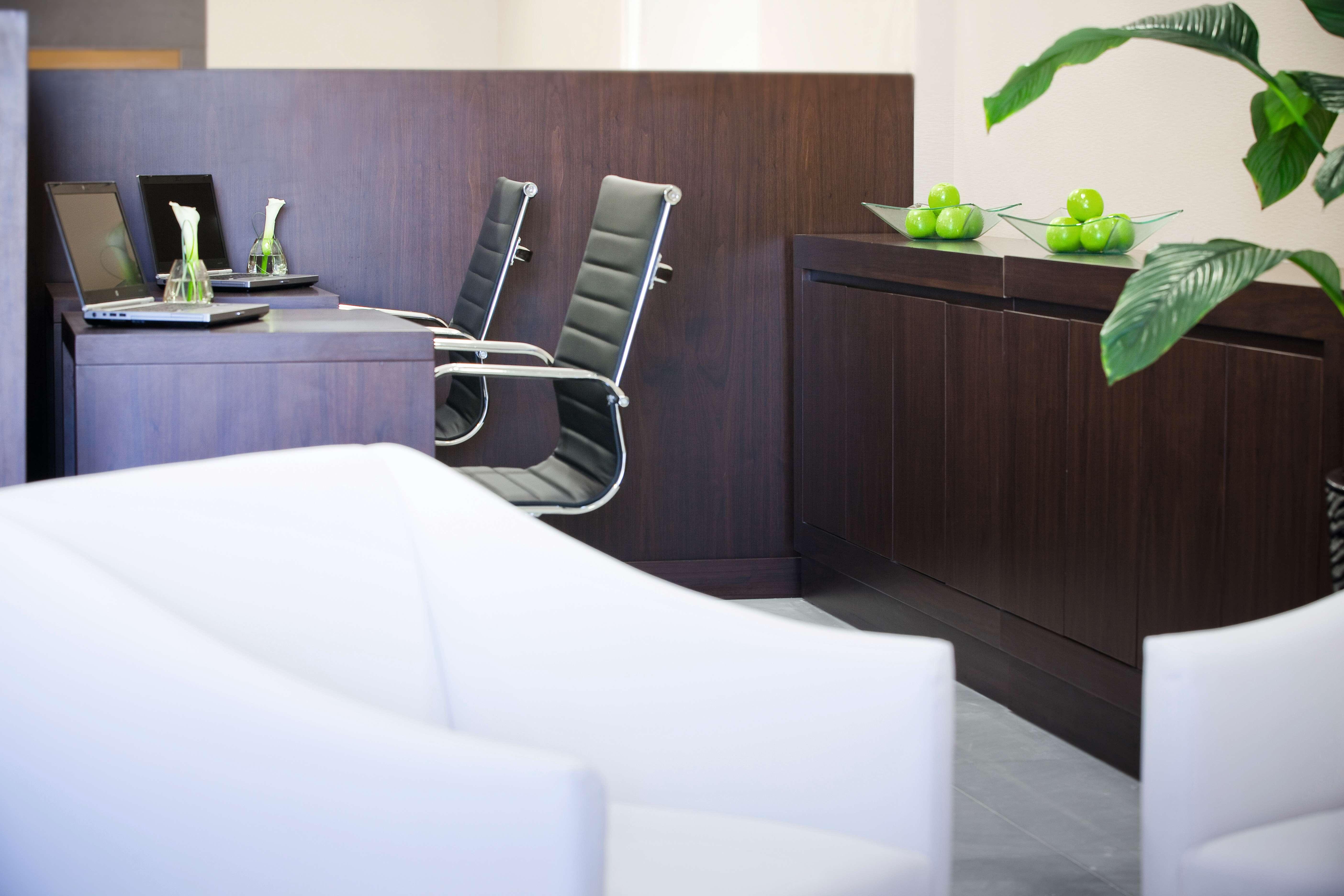 Moevenpick Al Mamzar Aparthotel 5*