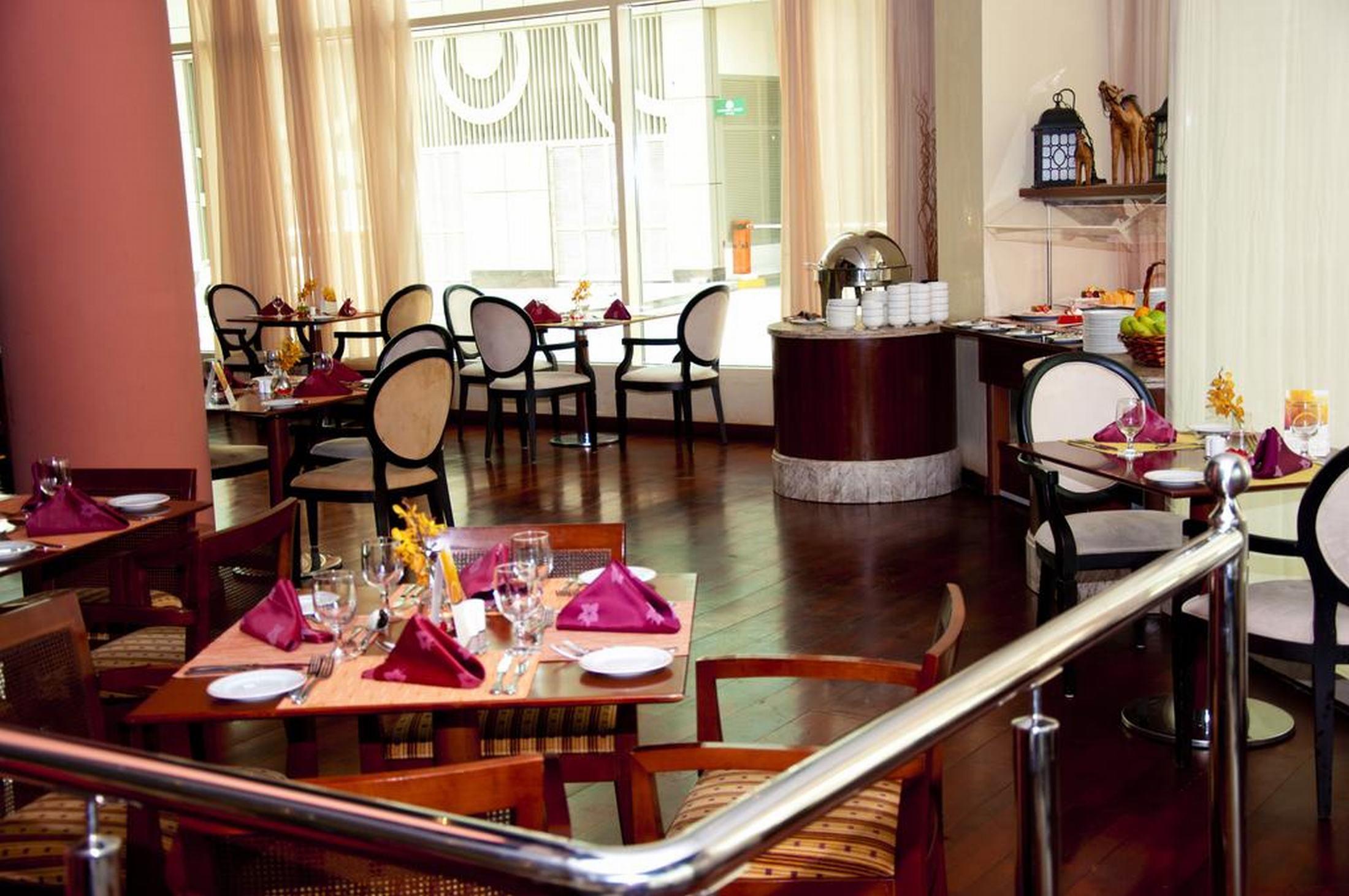 City Seasons Aparthotel 4*
