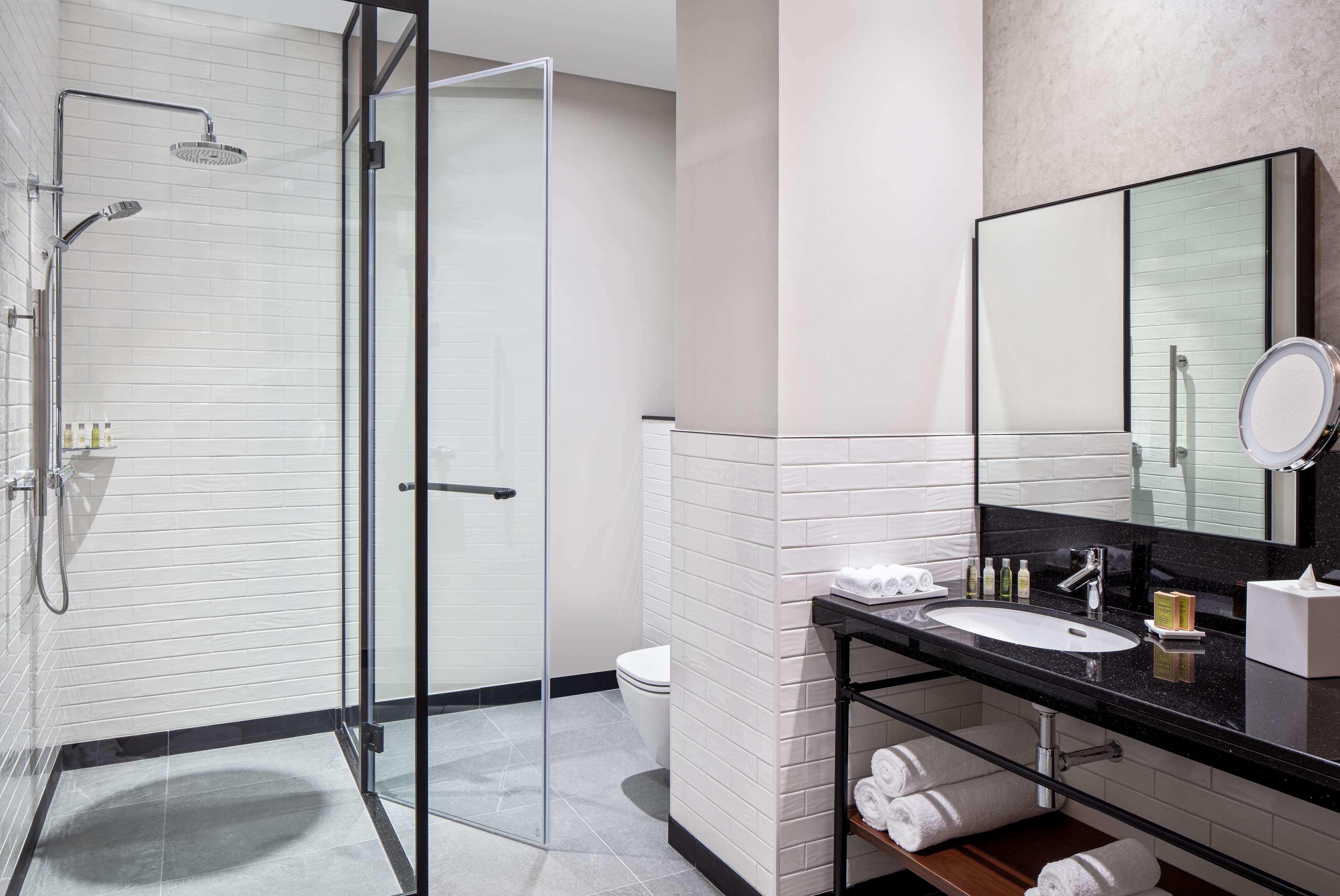 Doubletree By Hilton And Residences - Al Barsha Apart Otel