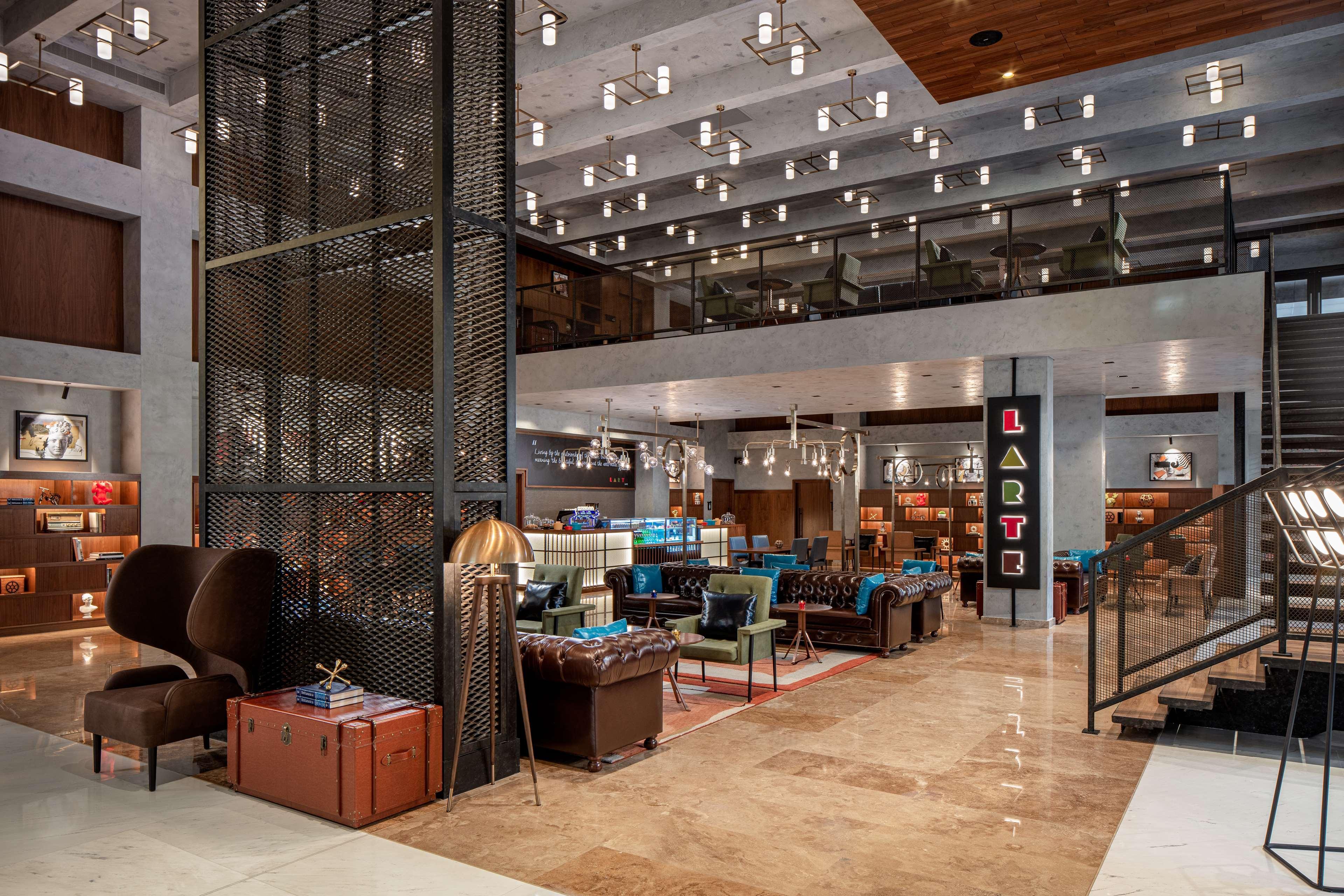 Doubletree By Hilton And Residences - Al Barsha 4*