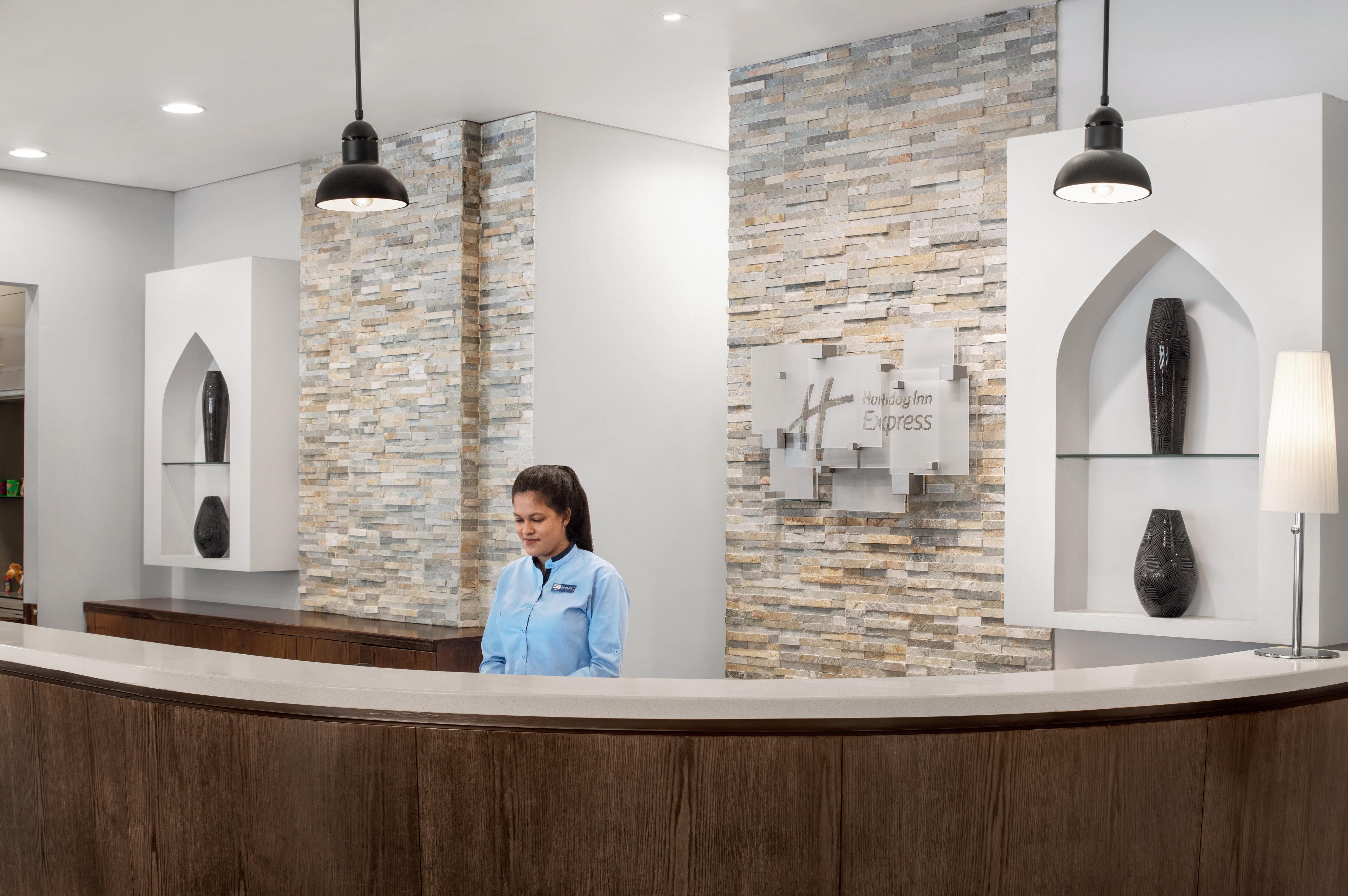 Hotel Express Safa Park By Ihg Dubai
