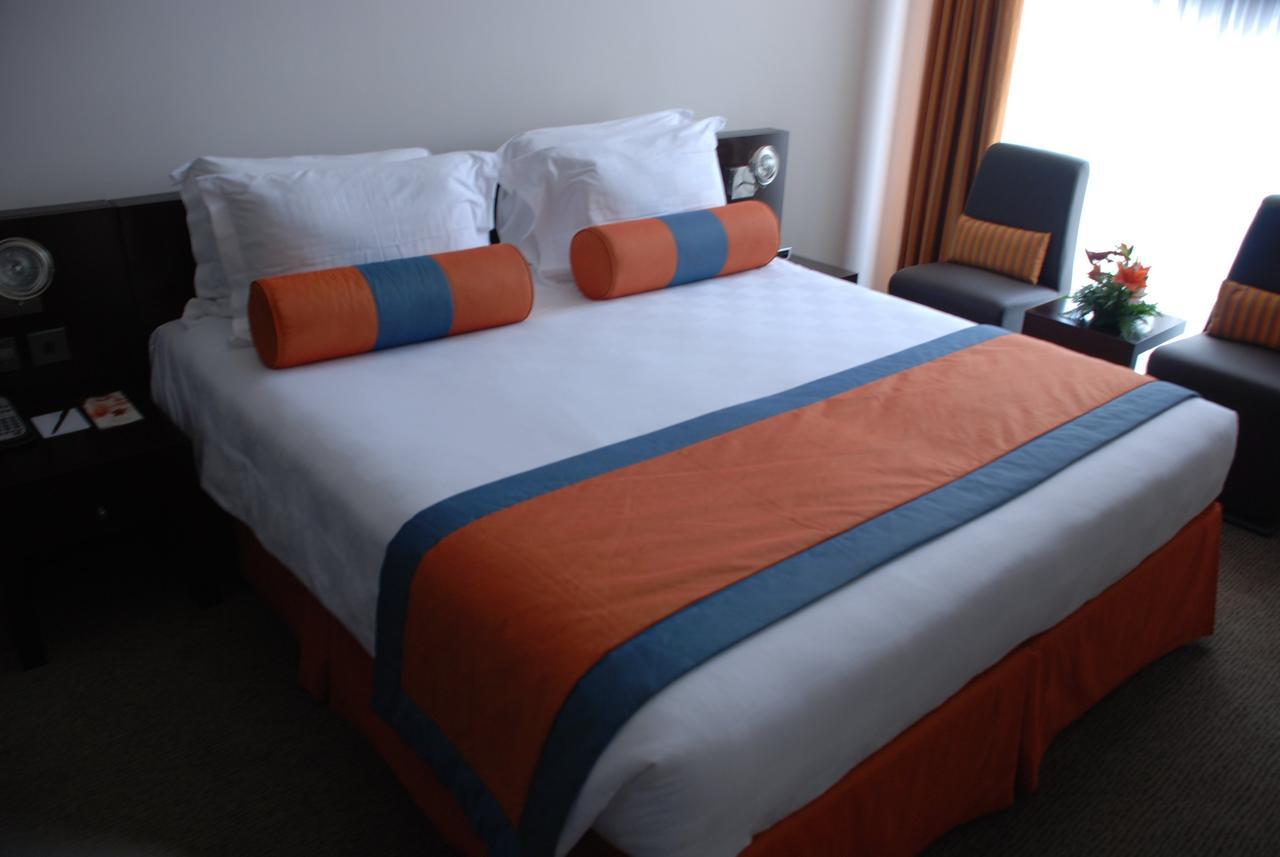 Signature And 4* Dubai