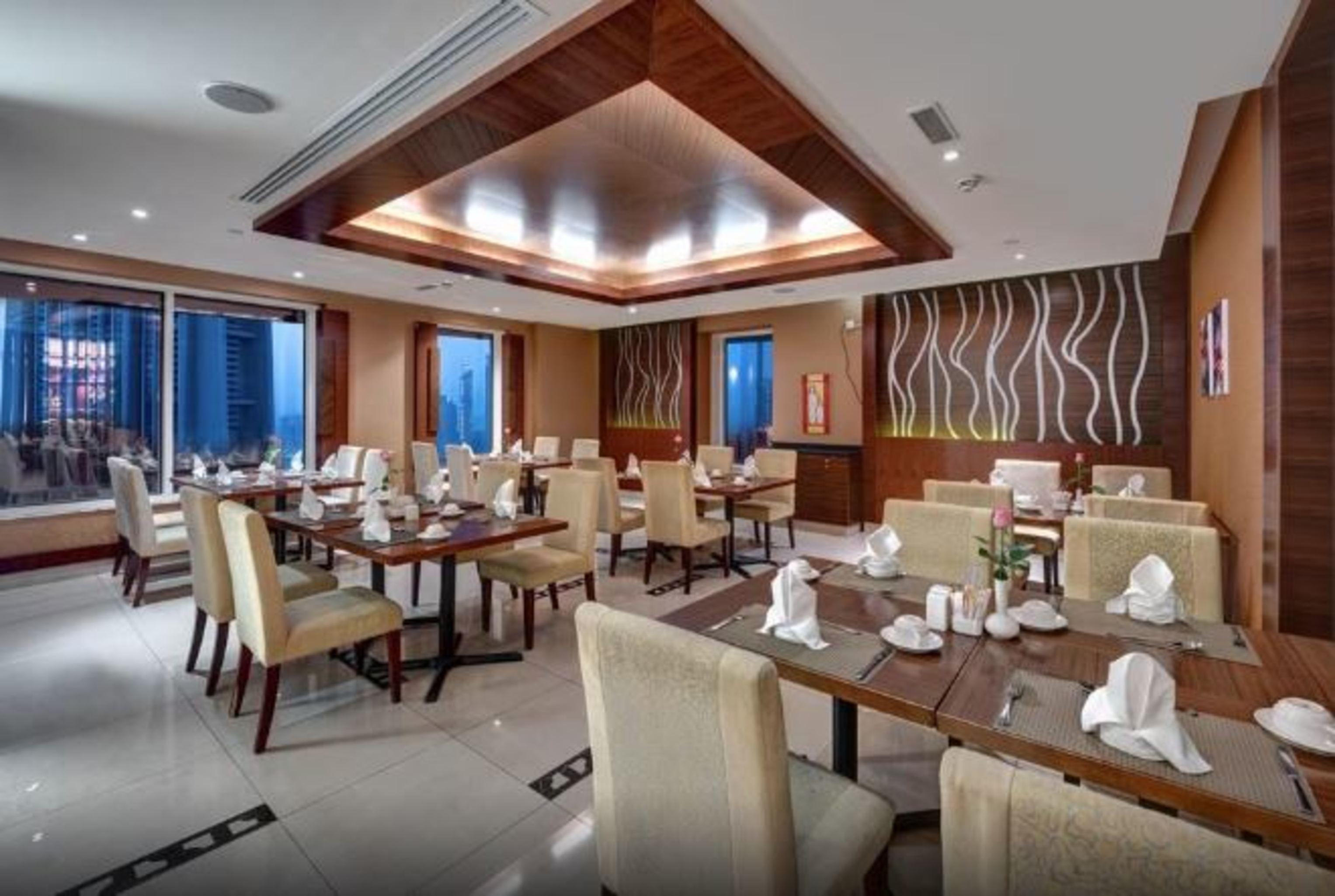 By Marriott Sheikh Zayed Road, Hotel