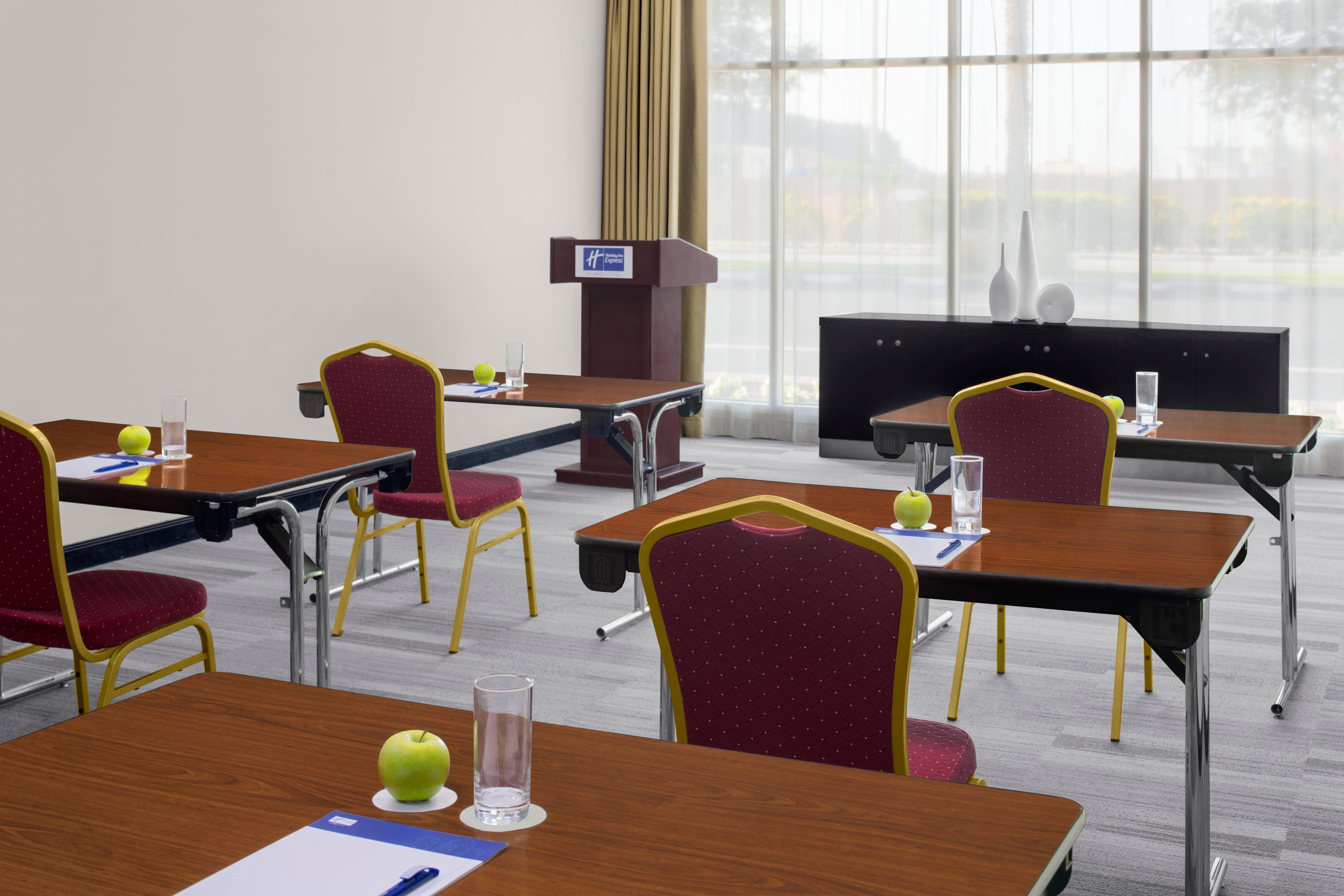 Express Dubai, Jumeirah By Ihg 3*
