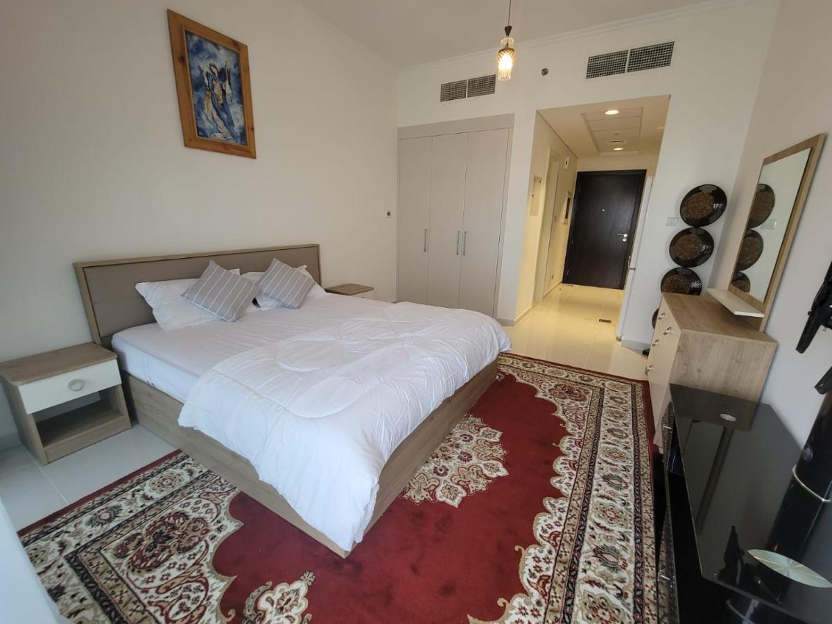 Apartment Heaven Escape Surrounded By Stunning Golf View High Floor -netflix-gym-pool -perfect Vacations Dubai