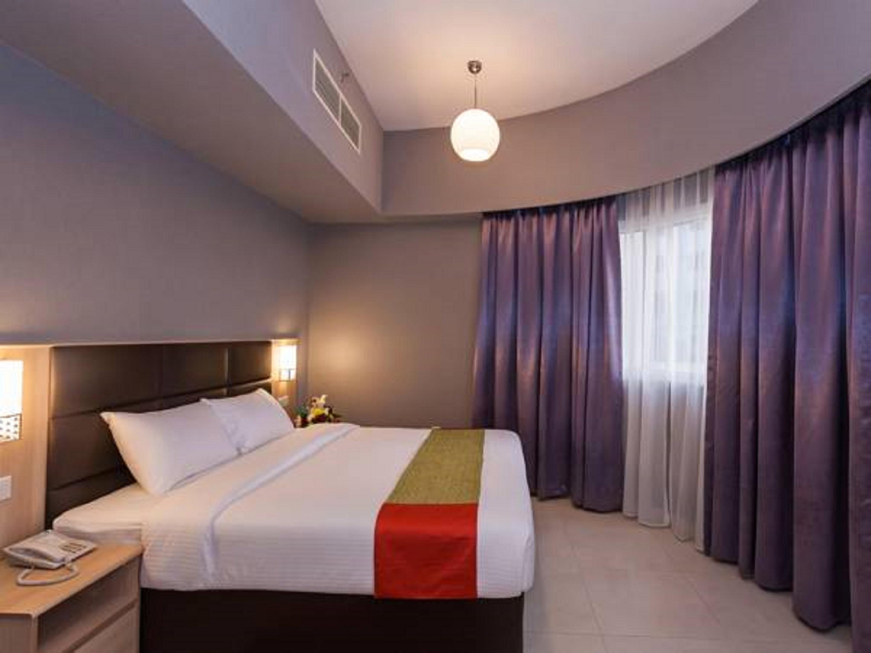 Otel Florida Square 2*