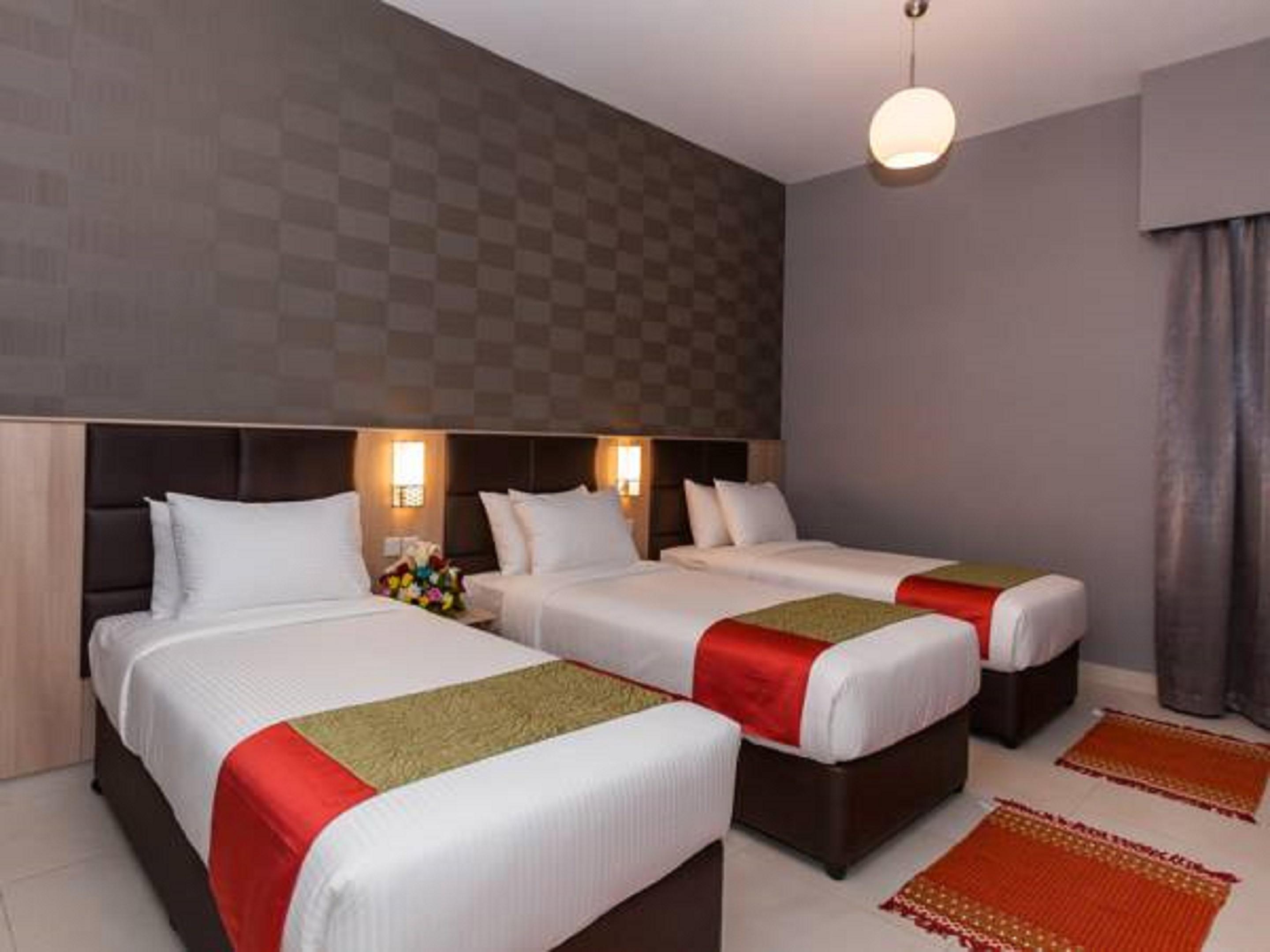 Otel Florida Square 2*