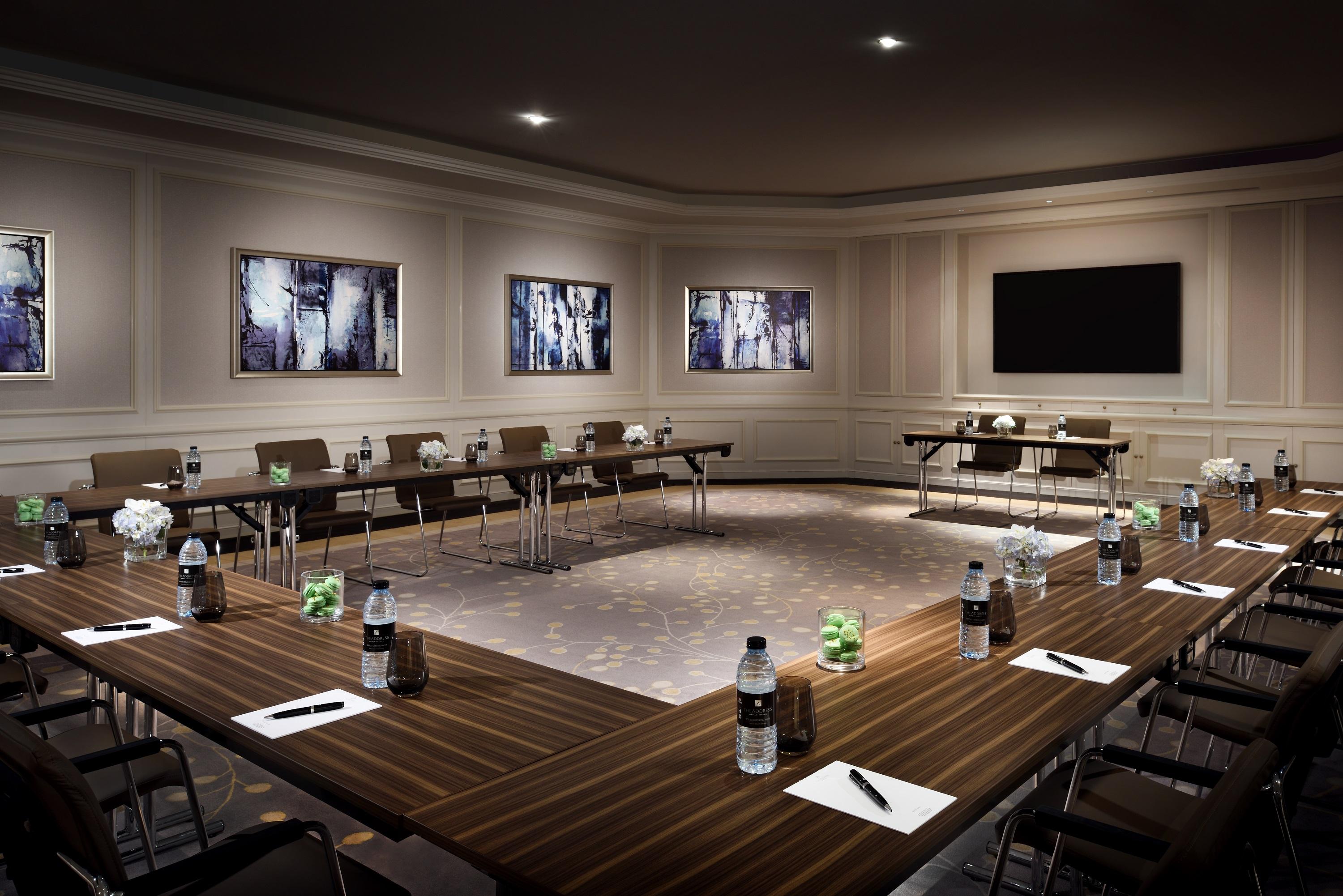 Kempinski The Boulevard Dubai Hotel 5*