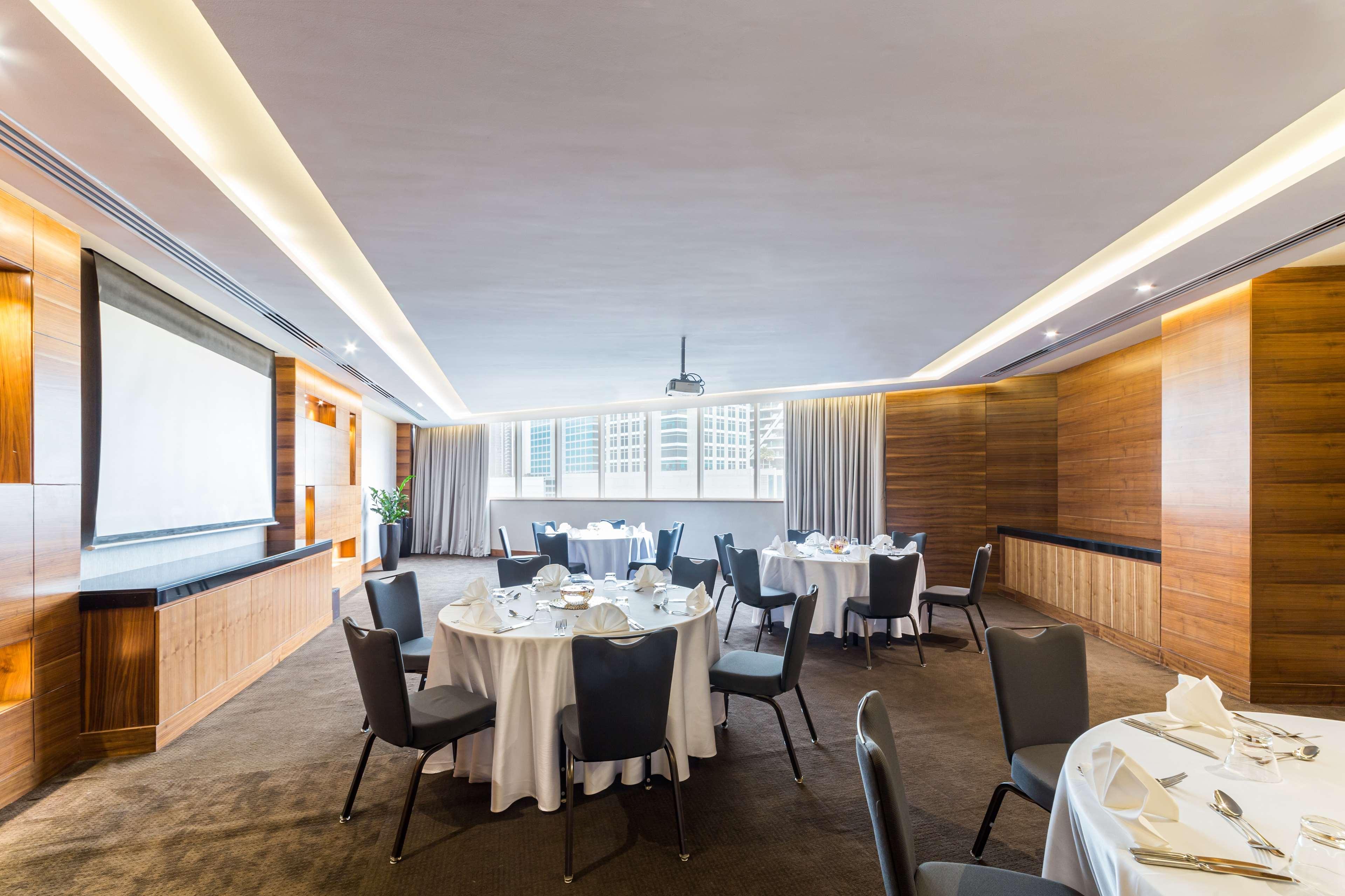 Otel Radisson Blu Hotel, Waterfront Dubai