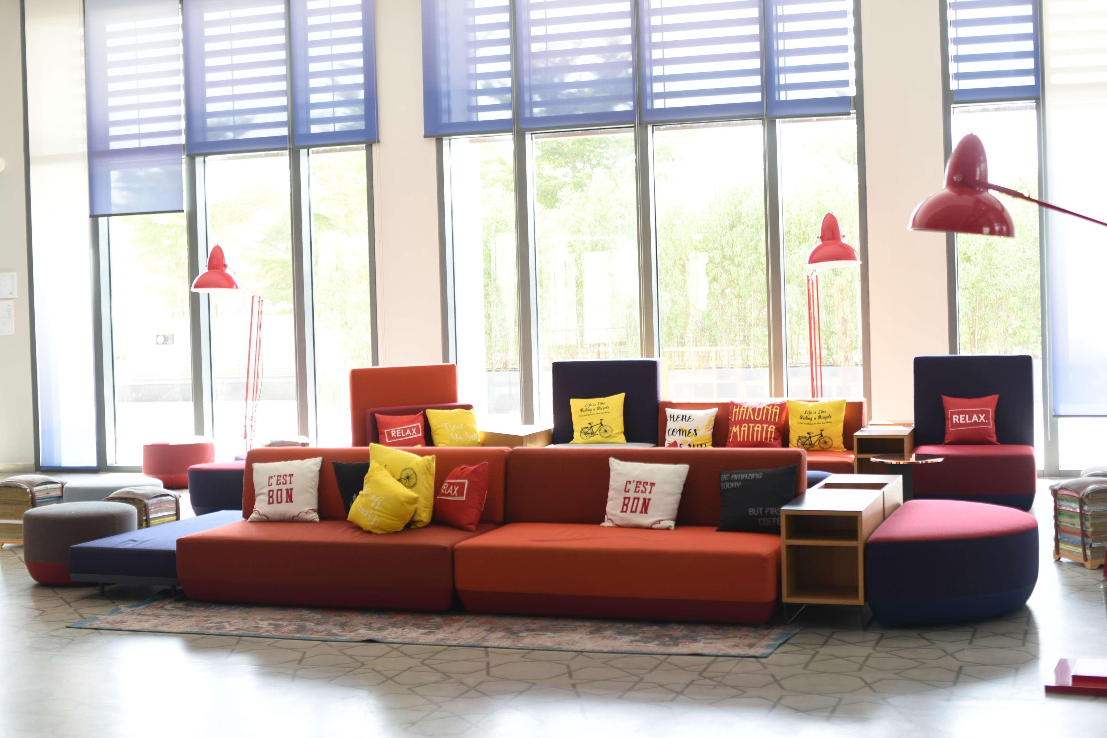 Hotel Hampton By Hilton Al Seef 3*