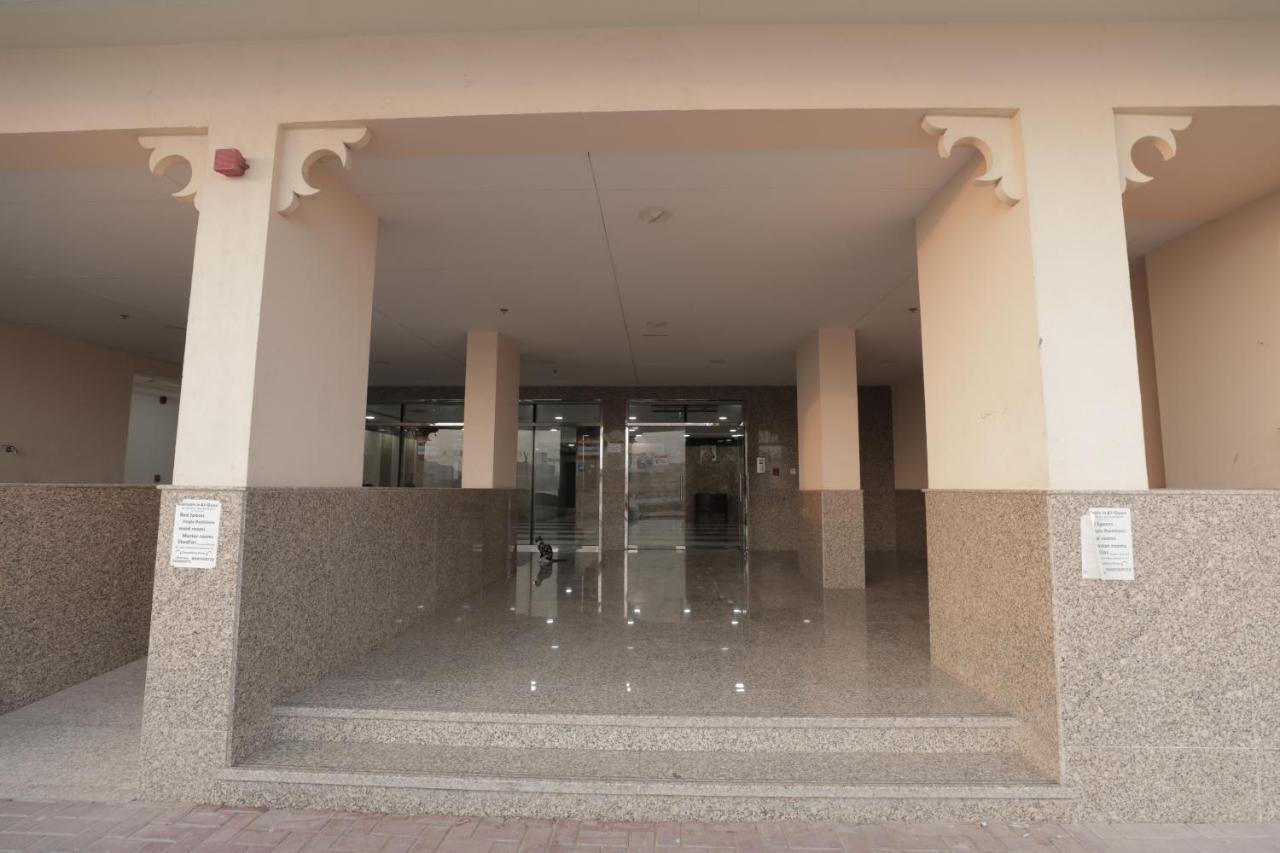 Comfortable And For Rent In Daire Dubai