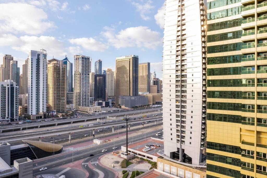 La Buena Vida Homes - Luxe 1bd, Boutique Full Lakeview 1m To Metro, & Almas Tower Daire *